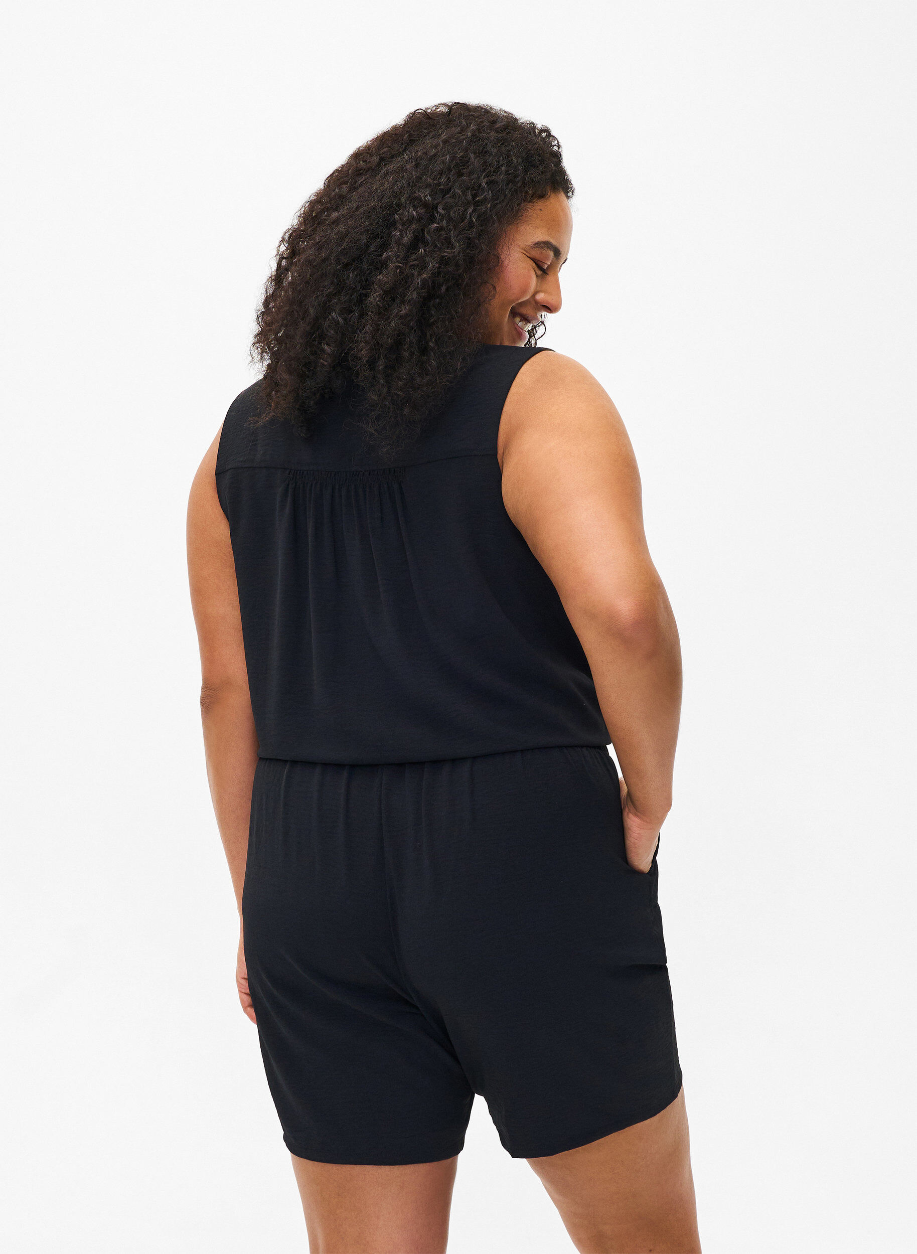 ZizziShort avec poches et ceinture &eacute;lastique, Noir, Model image number 2