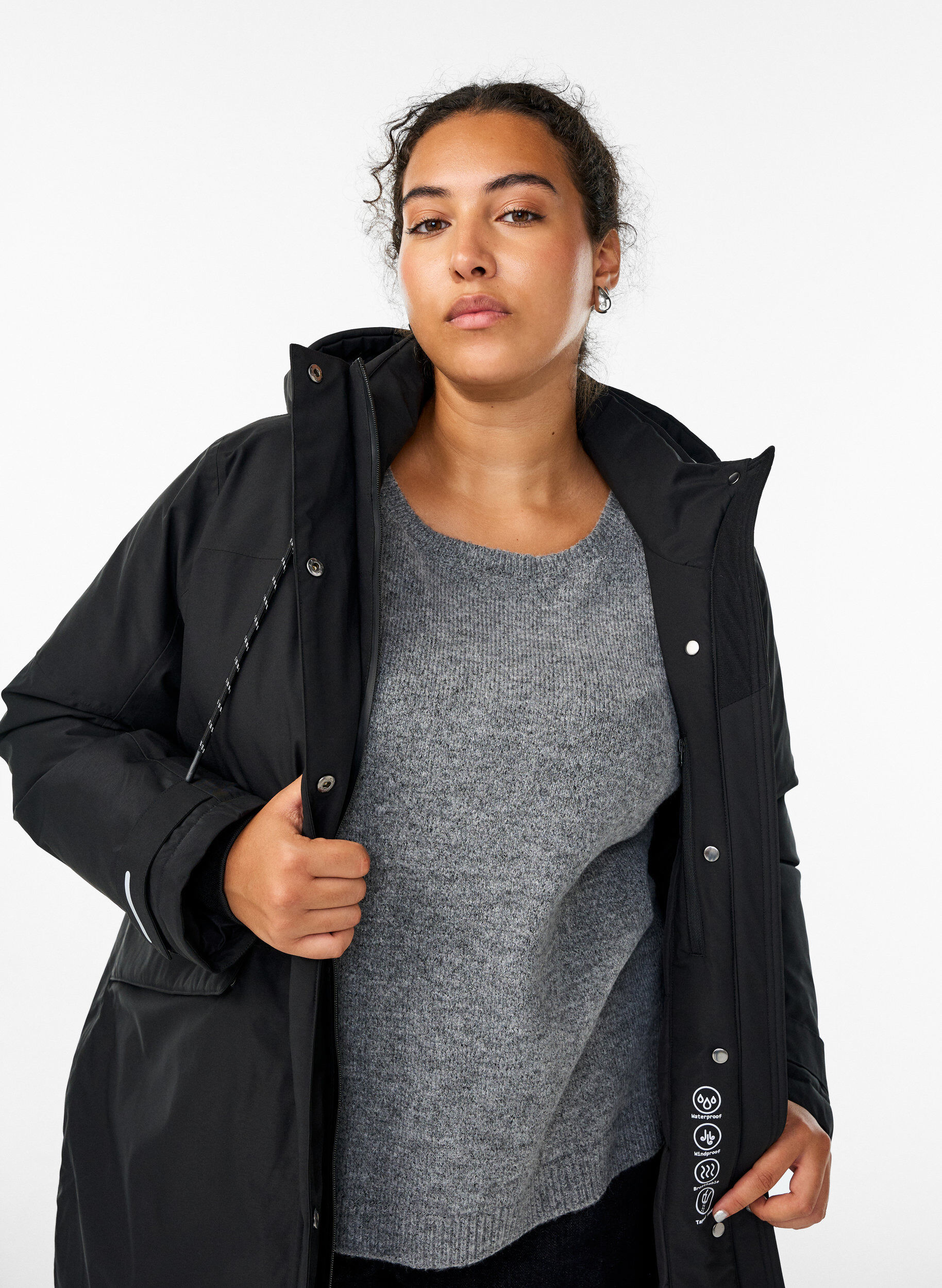 Zizzi Parka d&eacute;perlante &agrave; capuche et d&eacute;tails fonctionnels, Noir, Model image number 3