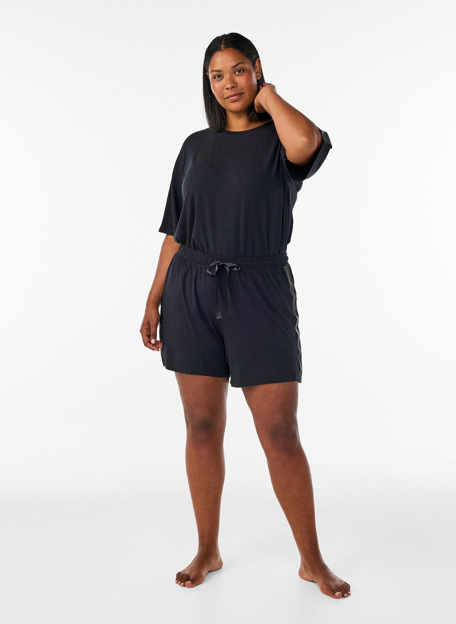 ZizziT-shirt de nuit en modal avec bande contrastante, Noir, Model image number 1