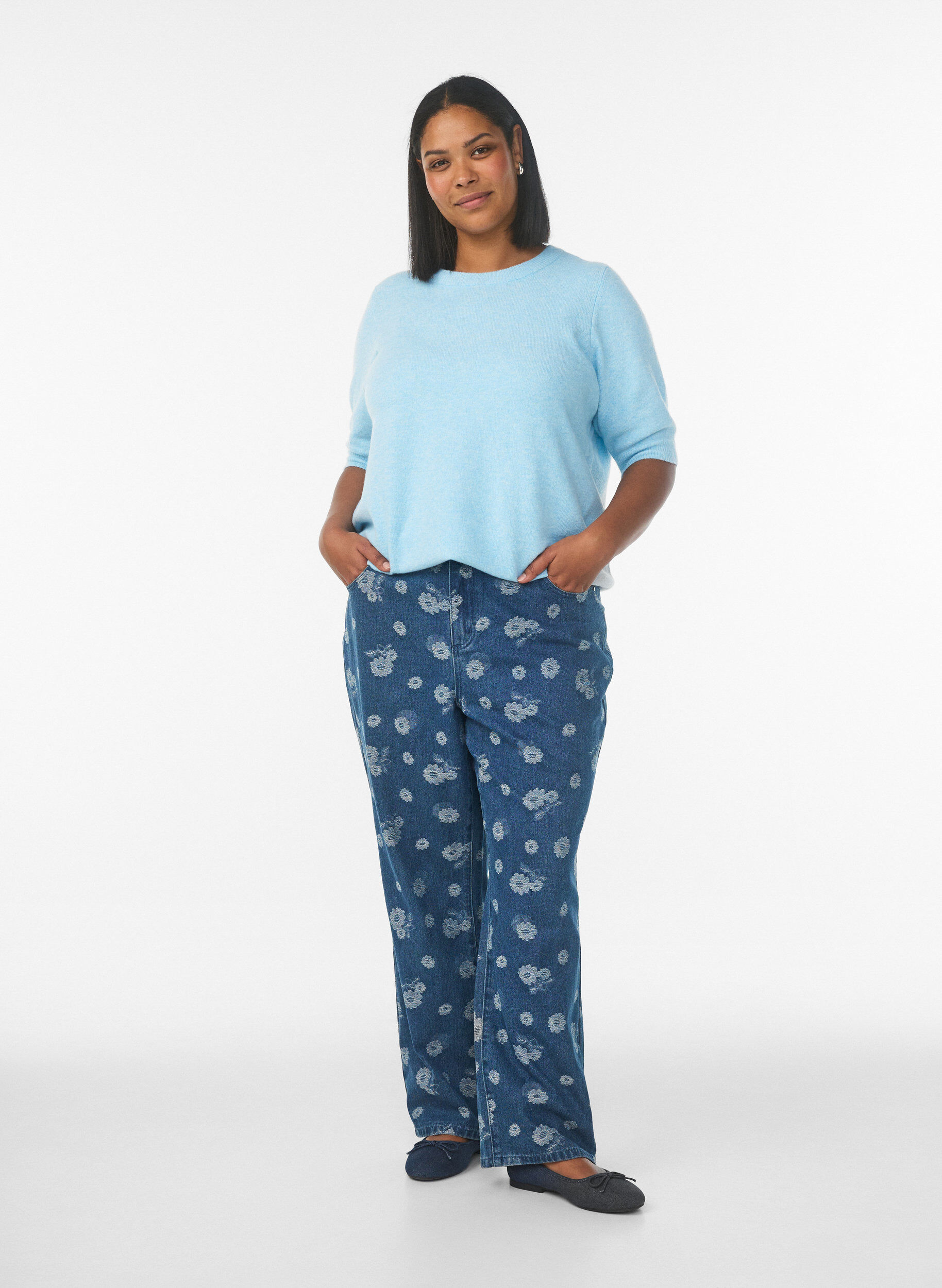 Blouse en maille avec manches courtes, Bleu Clair, Model