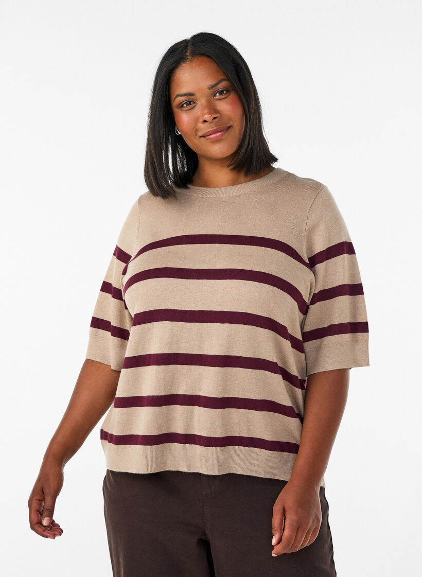 Haut en maille ray&eacute;e &agrave; manches courtes, Beige, Model image number 0