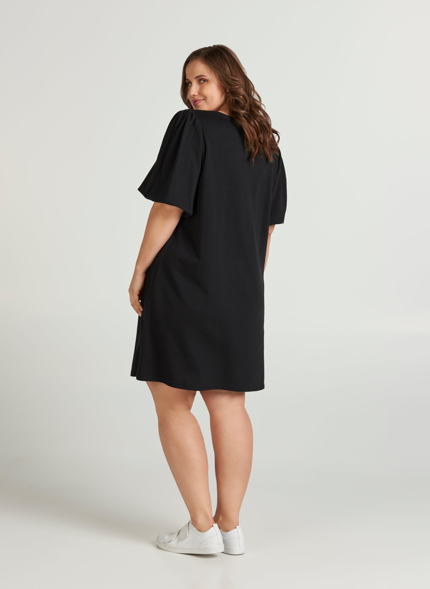 Zizzi Robe sweat-shirt, Black, Model image number 1