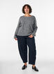 Pull ample &agrave; col rond, Gris, Model image number 1