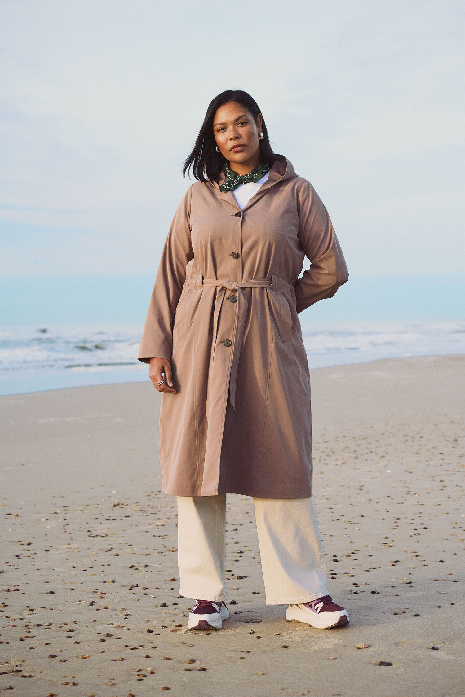 Zizzi Long trench-coat avec capuche, , Model