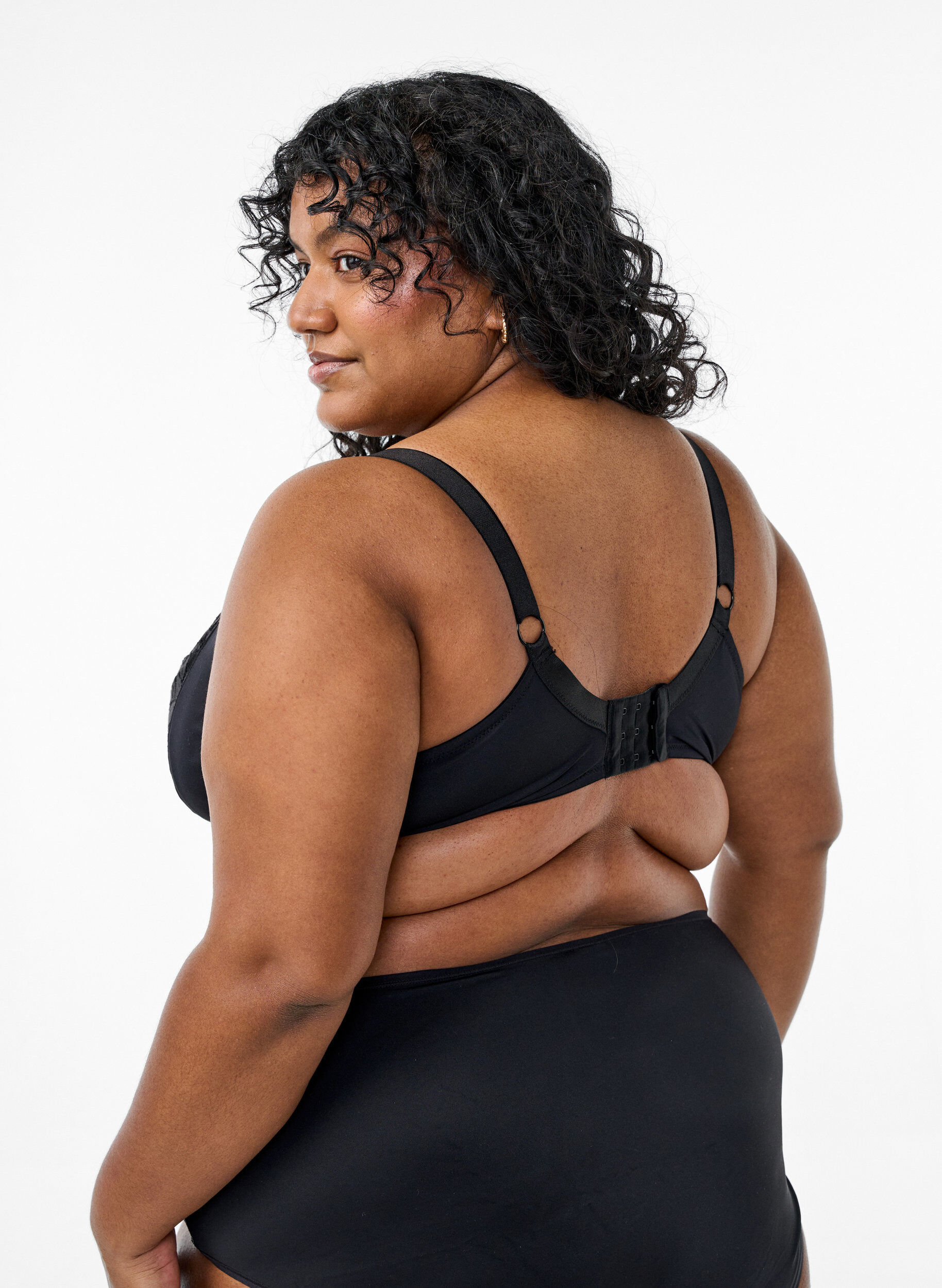 Zizzi Soutien-gorge couvrant en dentelle, Noir, Model image number 2