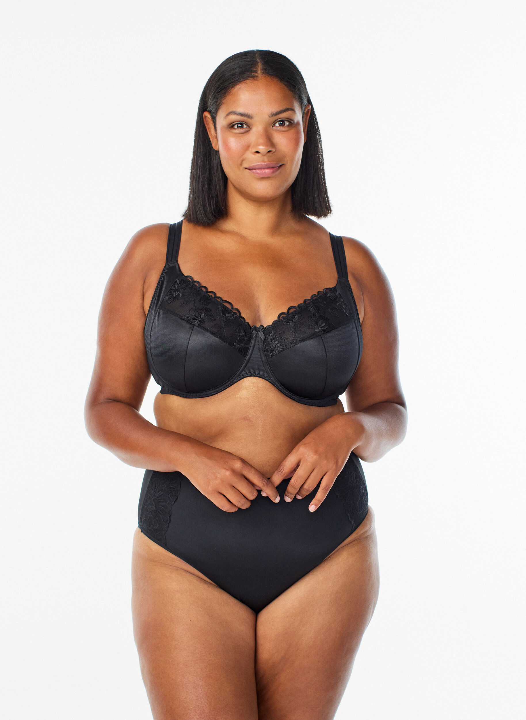 Soutien-gorge embo&icirc;tant grand maintien avec d&eacute;tails en dentelle, Noir, Model