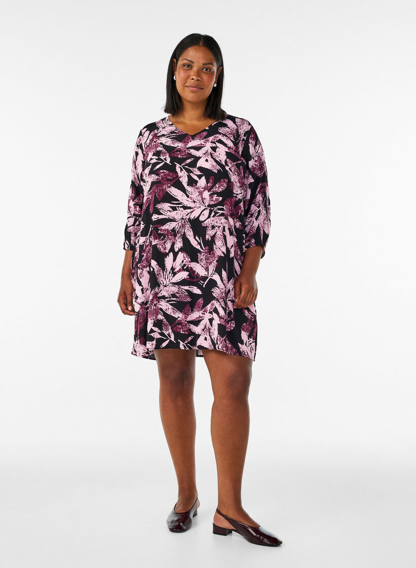 Robe courte fleurie en viscose &agrave; manches 3/4, Noir, Model image number 1