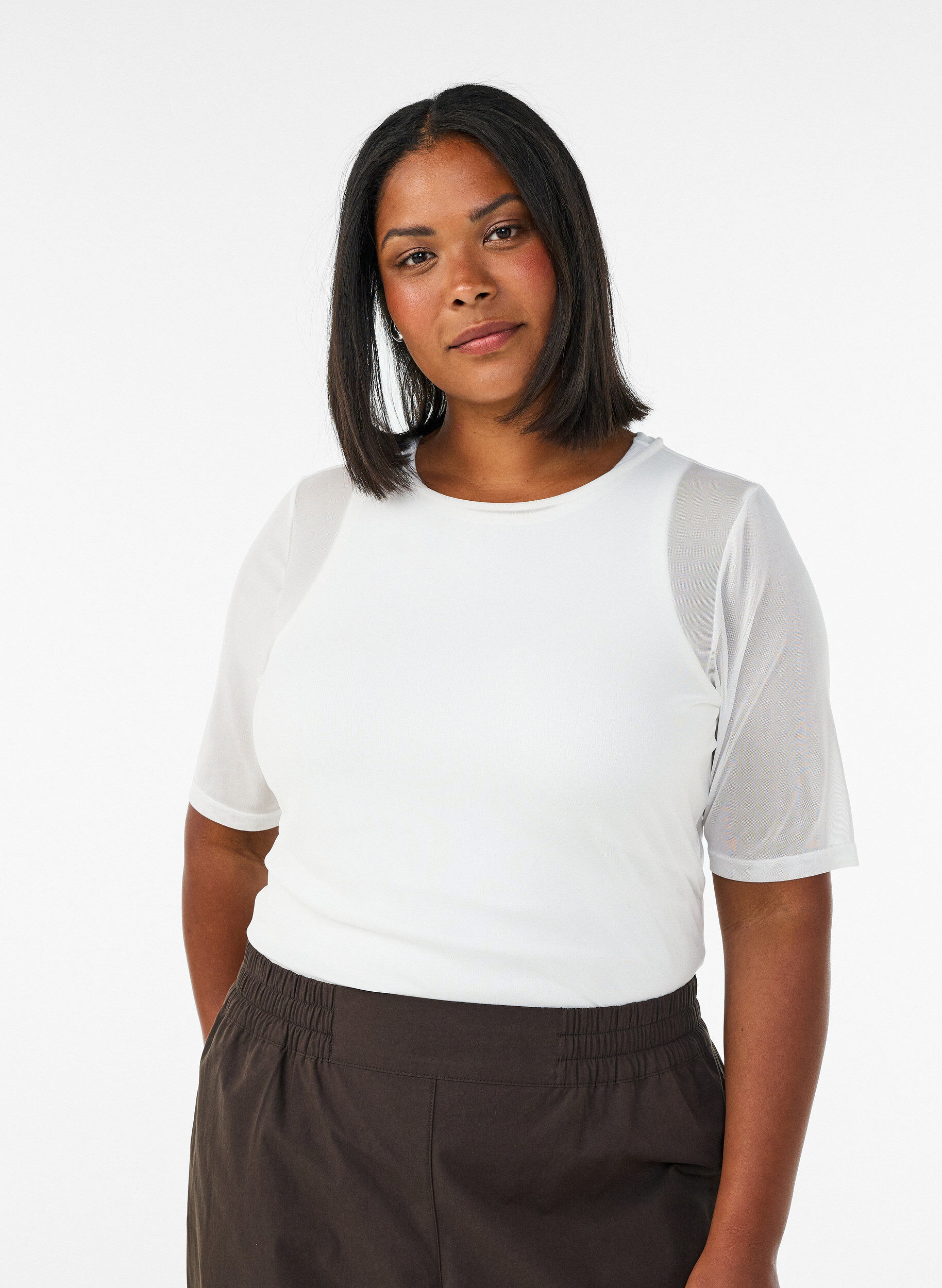 Top en maille avec manches courtes et col rond, Vanille, Model