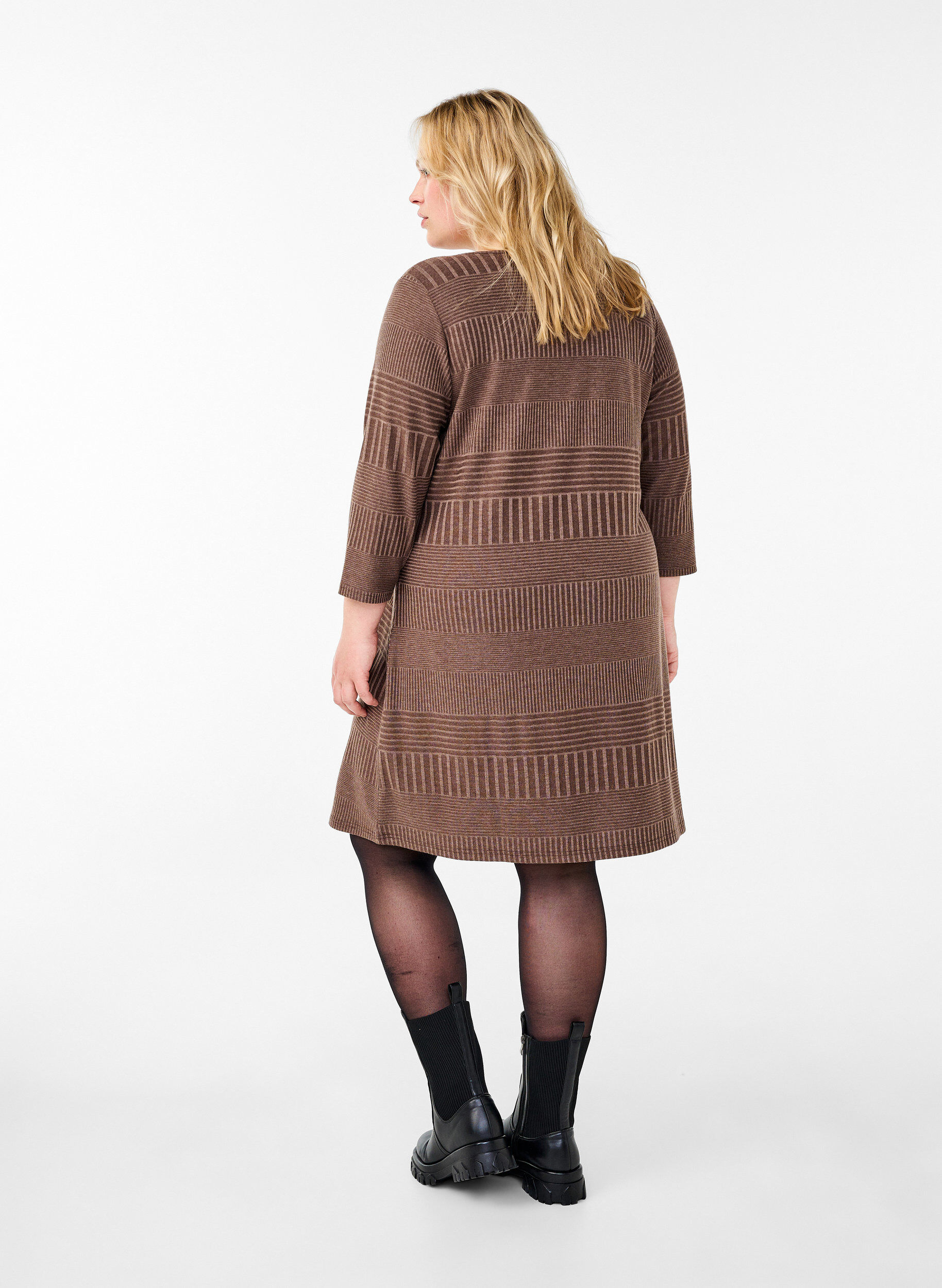 Zizzi Robe avec manches 3/4 et motif ray&eacute;, Ch. Martini Mel., Model image number 1