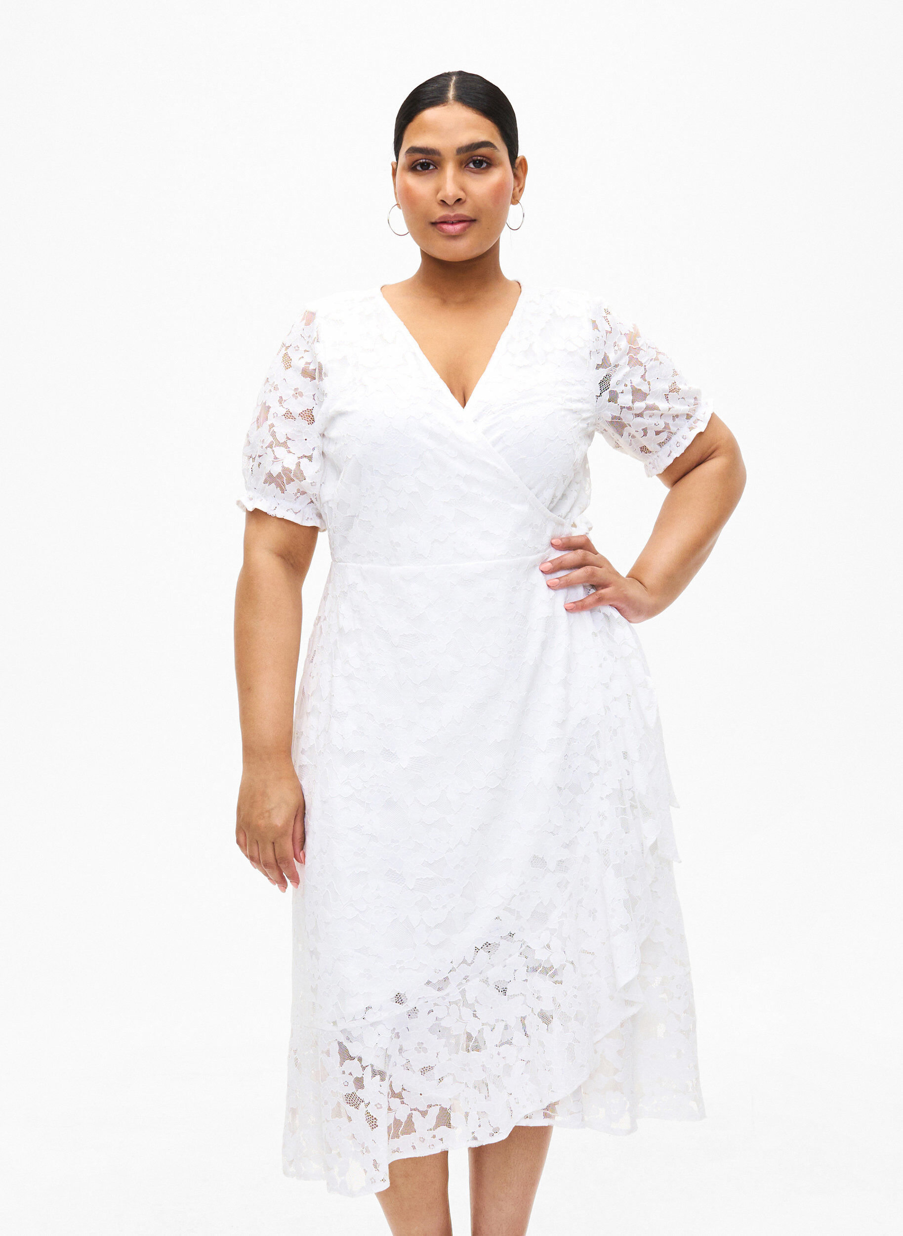 Zizzi Robe cache-c&oelig;ur avec dentelle et manches courtes, Bright White, Model image number 0