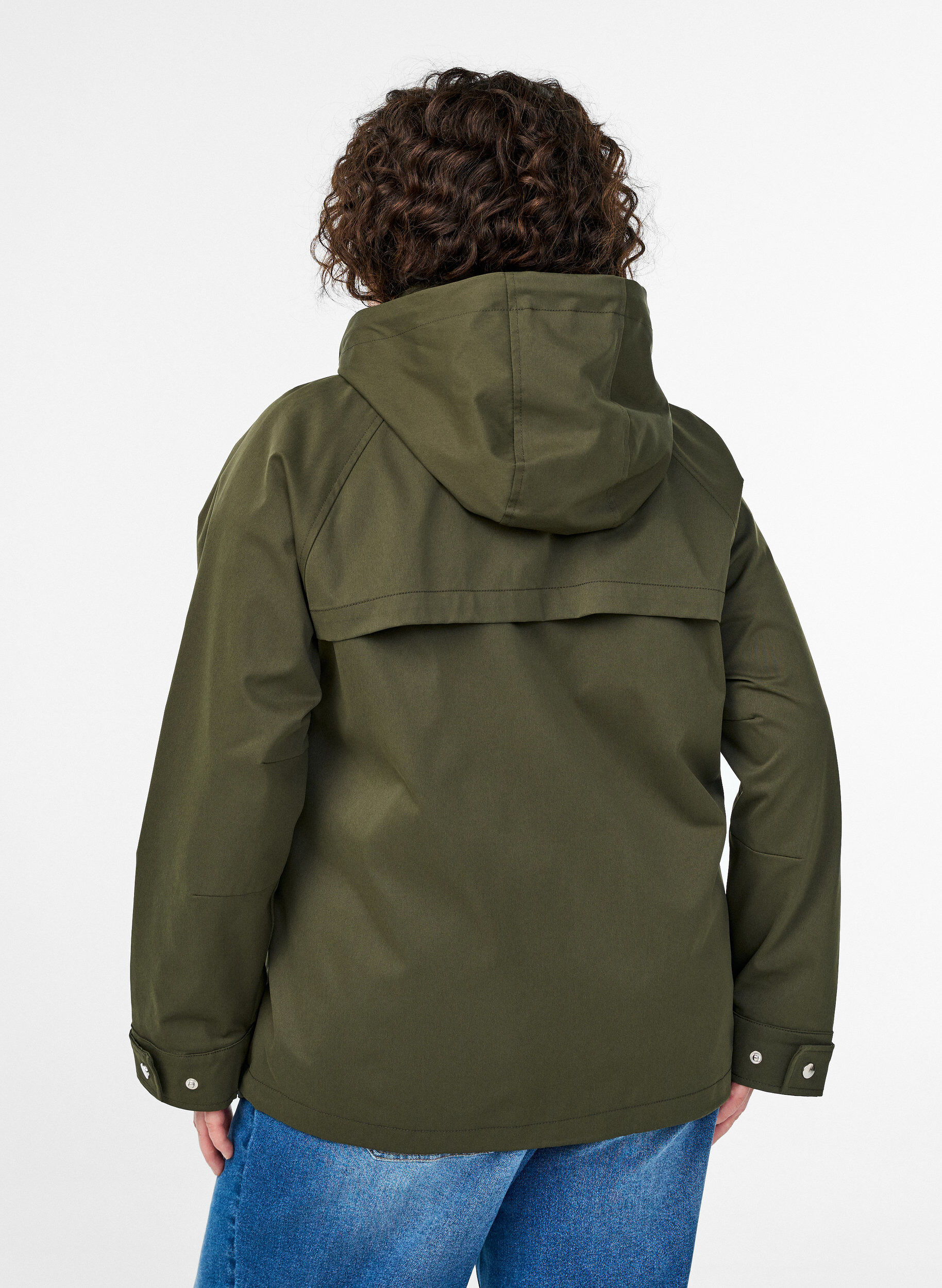 Zizzi Veste courte de printemps avec capuche amovible, Vert fonc&eacute;, Model image number 2