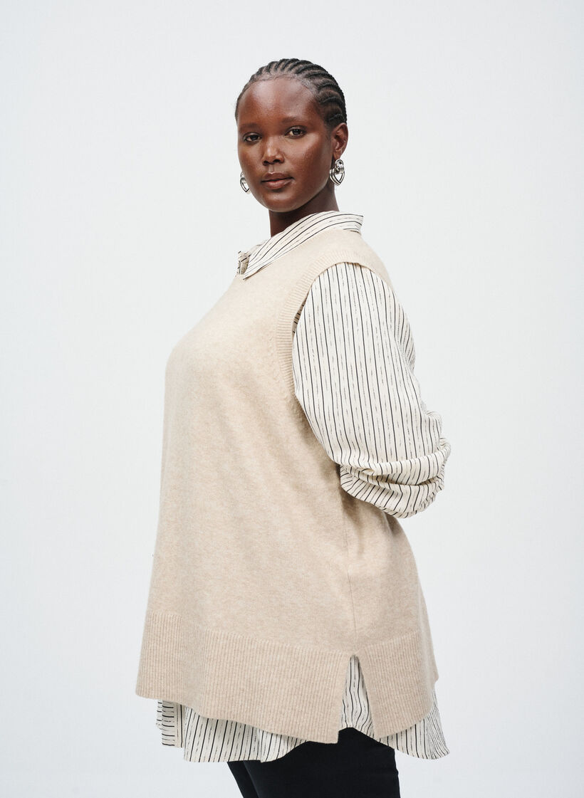 Gilet tricot&eacute; avec bords c&ocirc;tel&eacute;s, Beige, Image image number 0
