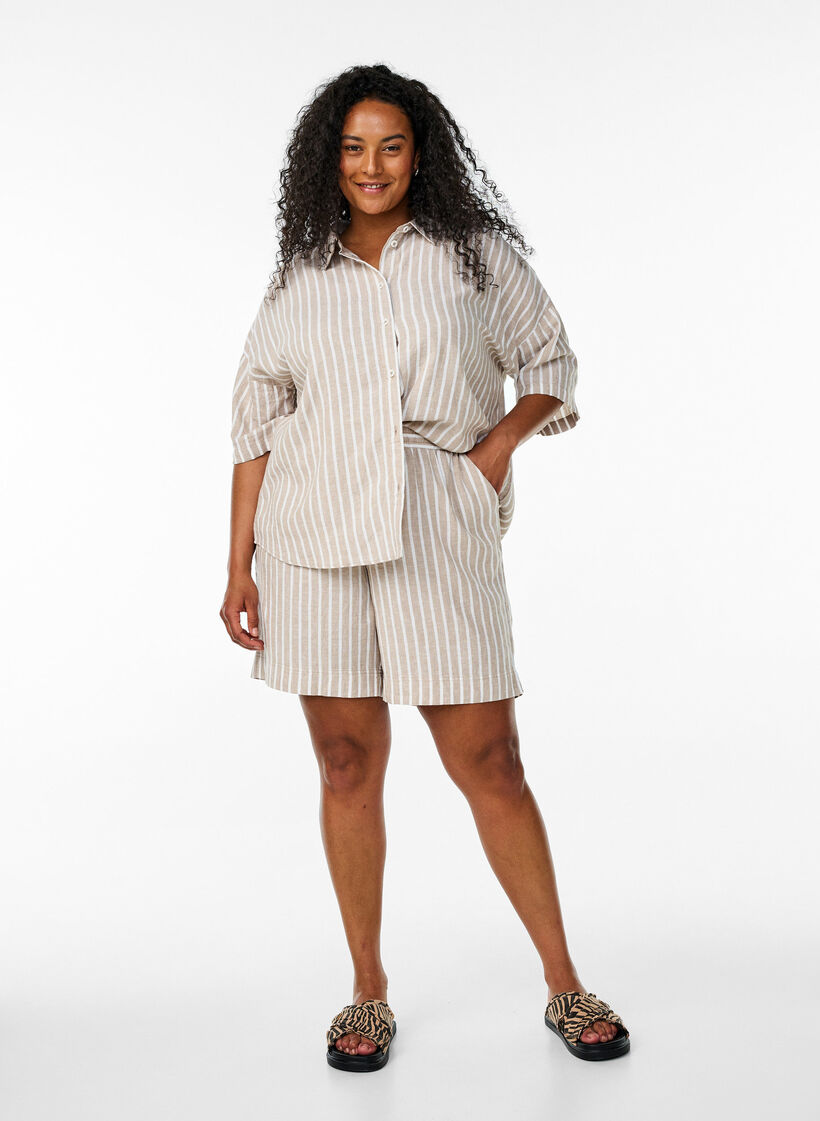 Pantalon court rayé en lin et viscose, Beige, Model image number 1