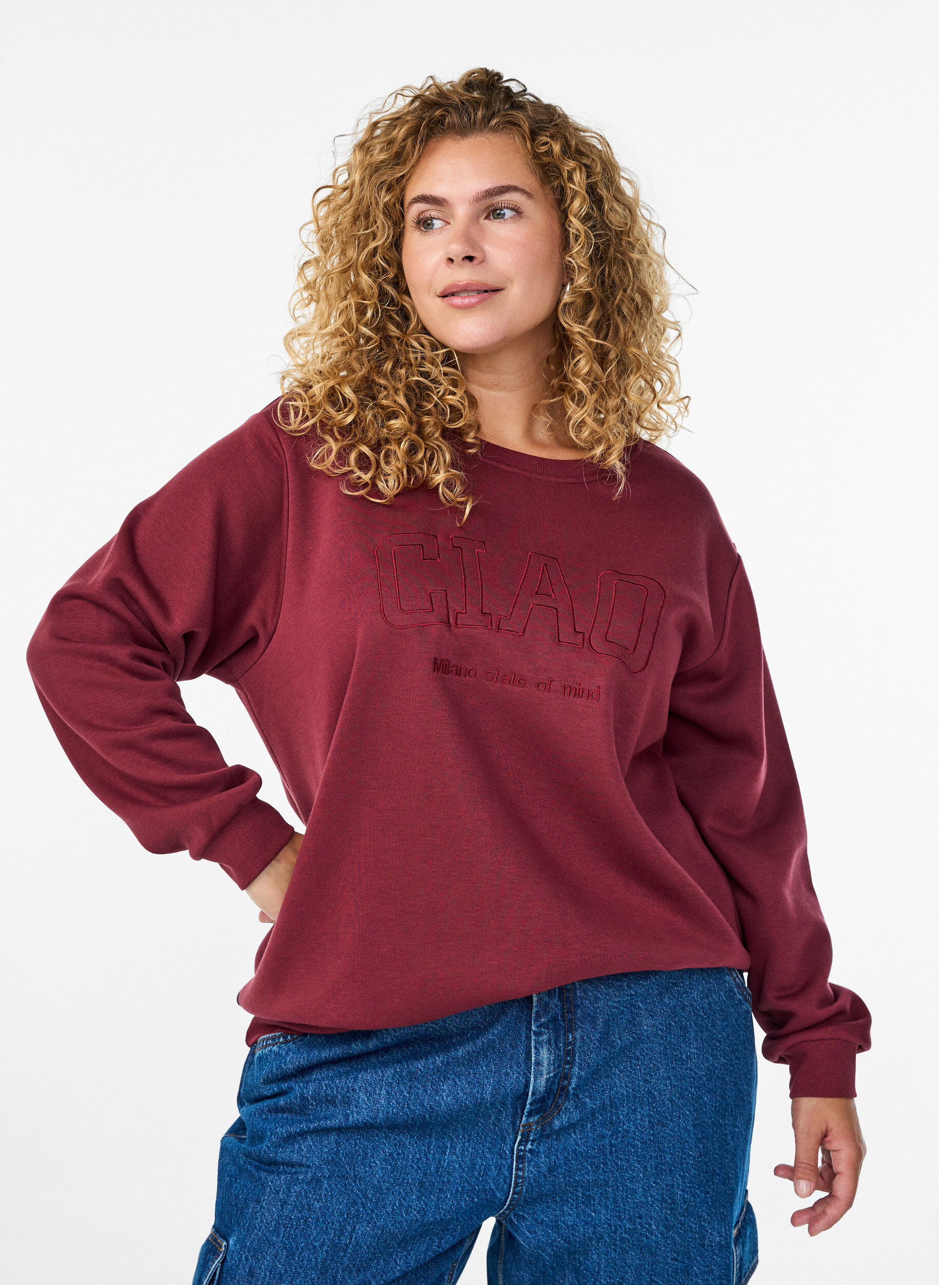 Sweat-shirt avec motif Milan brod&eacute;, Bordeaux fonc&eacute;, Model