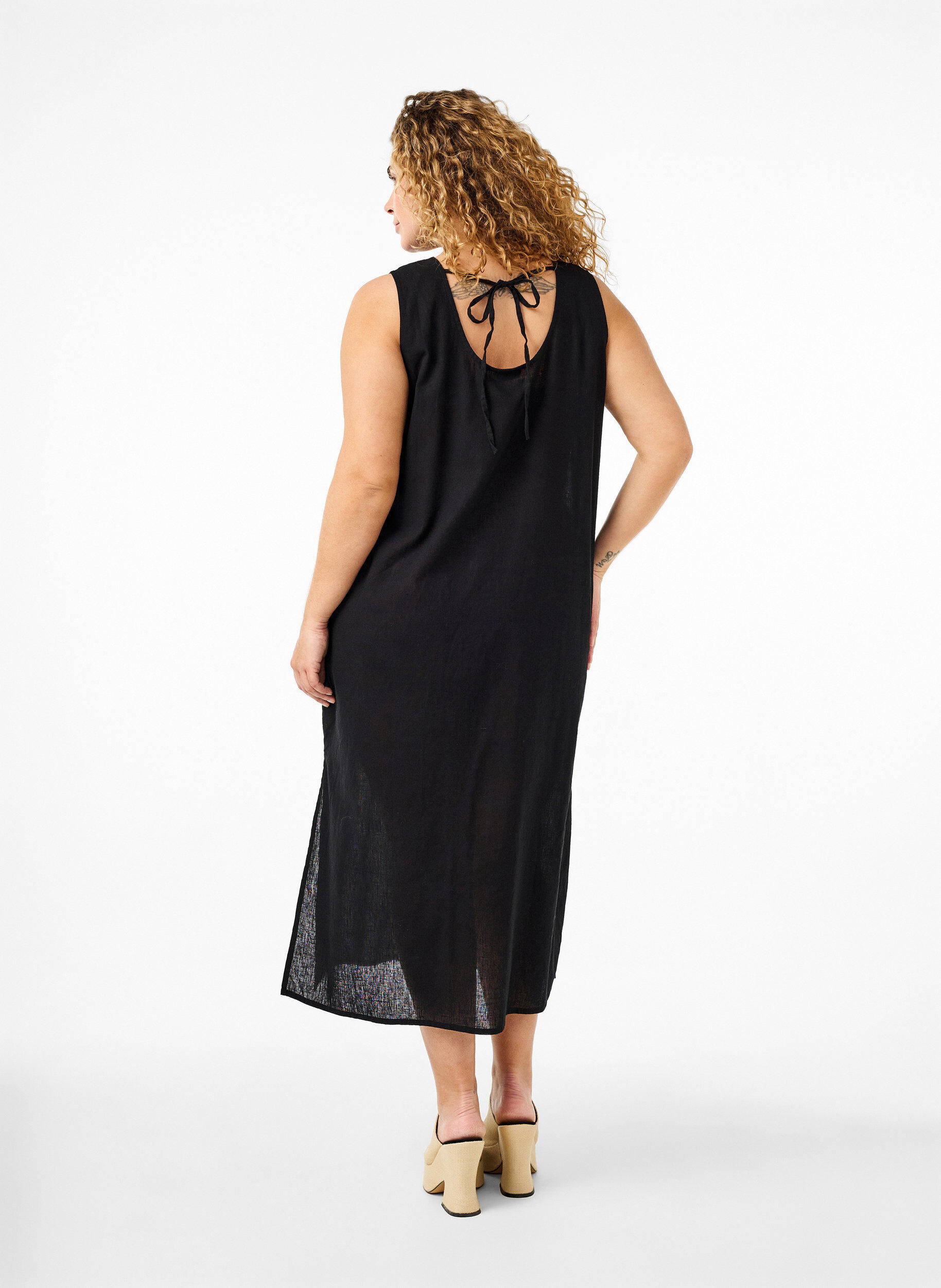 Zizzi Robe sans manches en m&eacute;lange de coton avec du lin, Black, Model image number 1