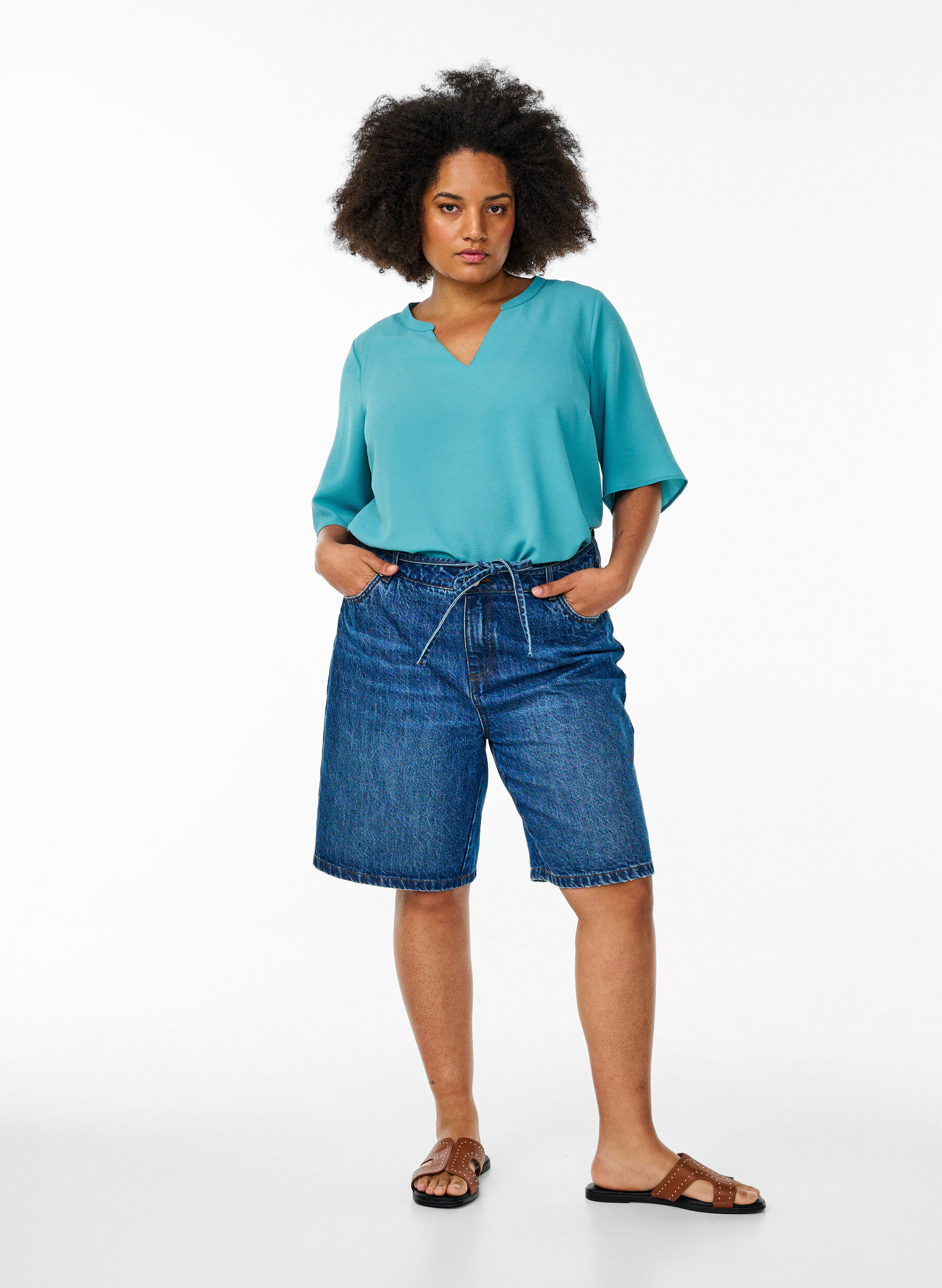 Zizzi Chemisier &agrave; manches courtes et &agrave; col en V, Vert, Model image number 1