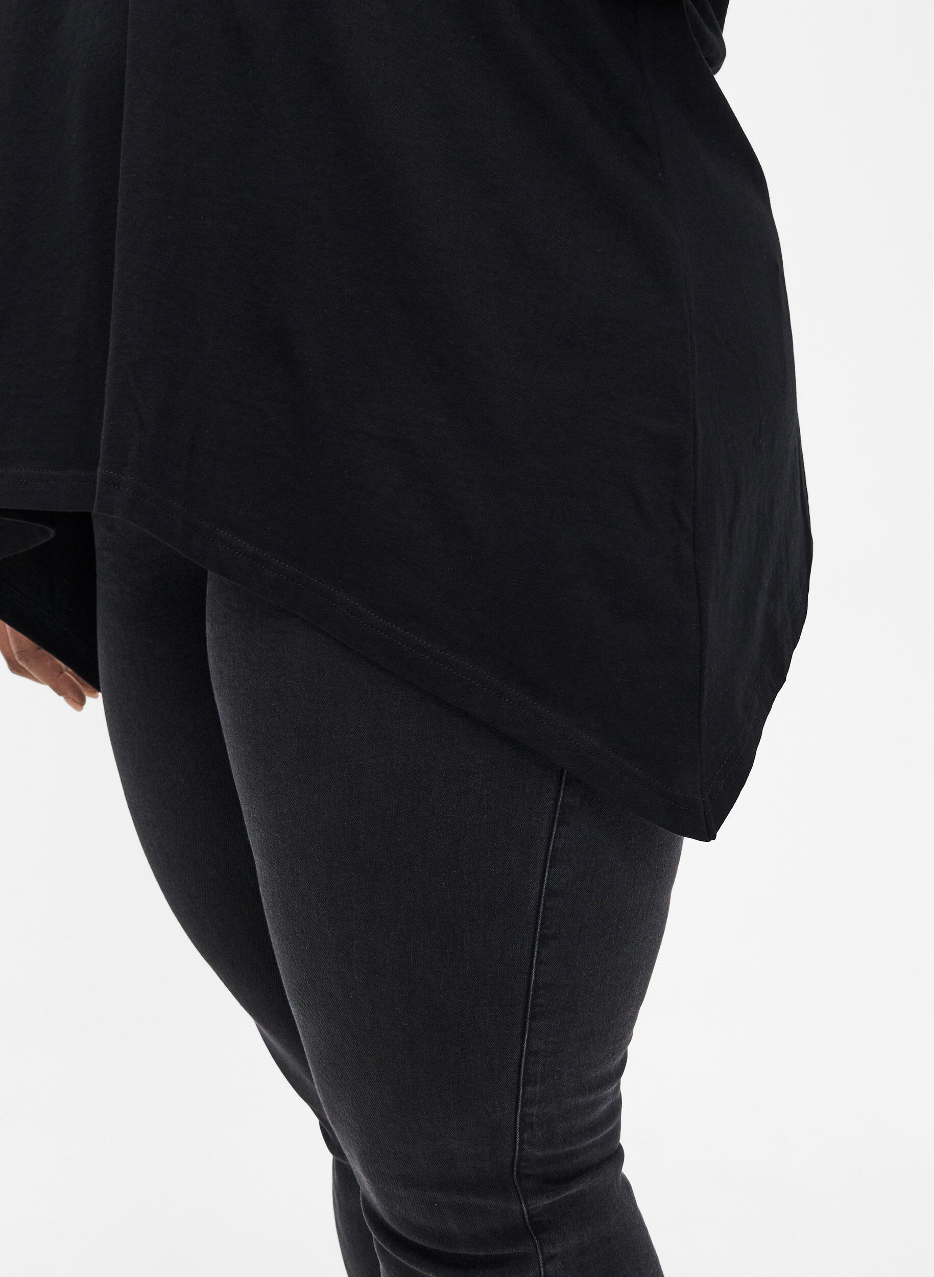 Zizzi T-shirt en coton &agrave; manches courtes, Black W. Sun, Model image number 2