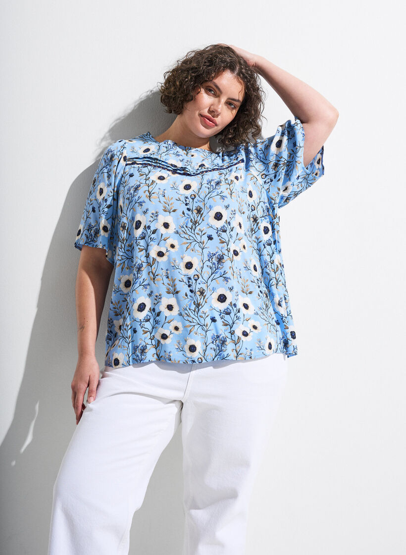 Blouse fleurie &agrave; manches courtes, Bleu, Image image number 0