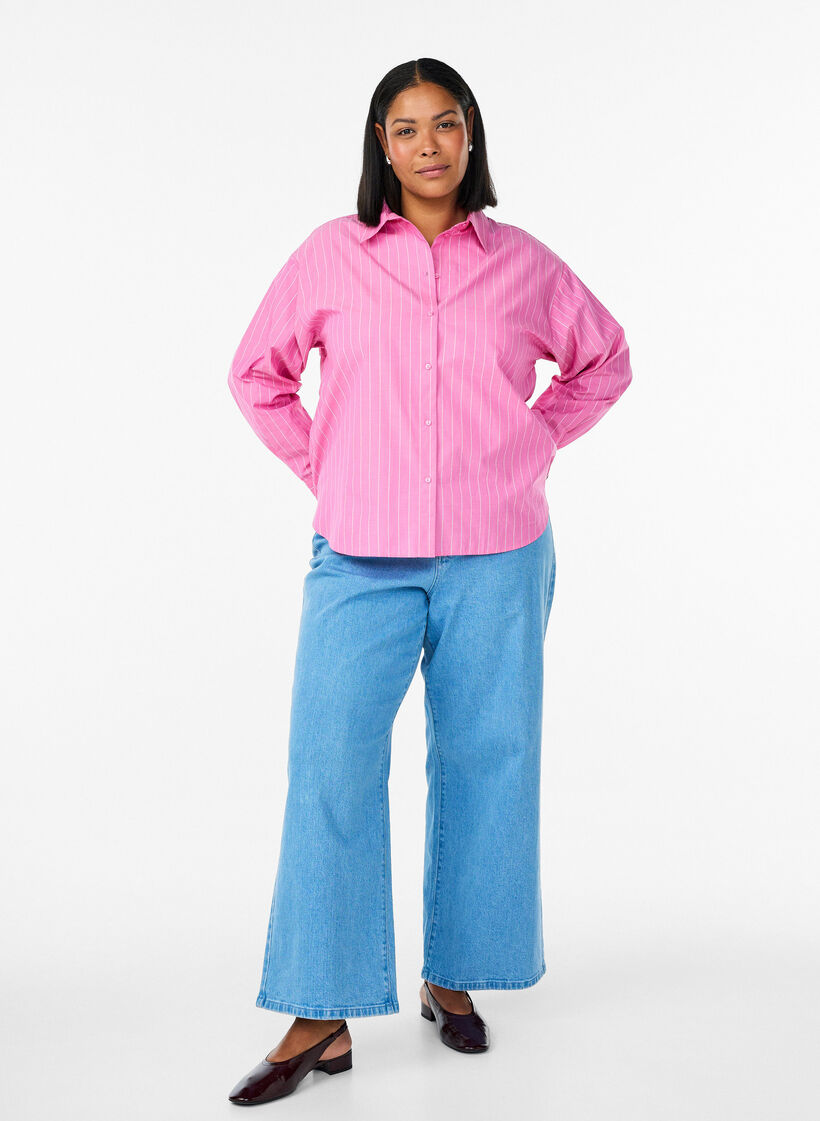 Chemisier &agrave; fines rayures avec lien &agrave; nouer dans le dos, Rose, Model