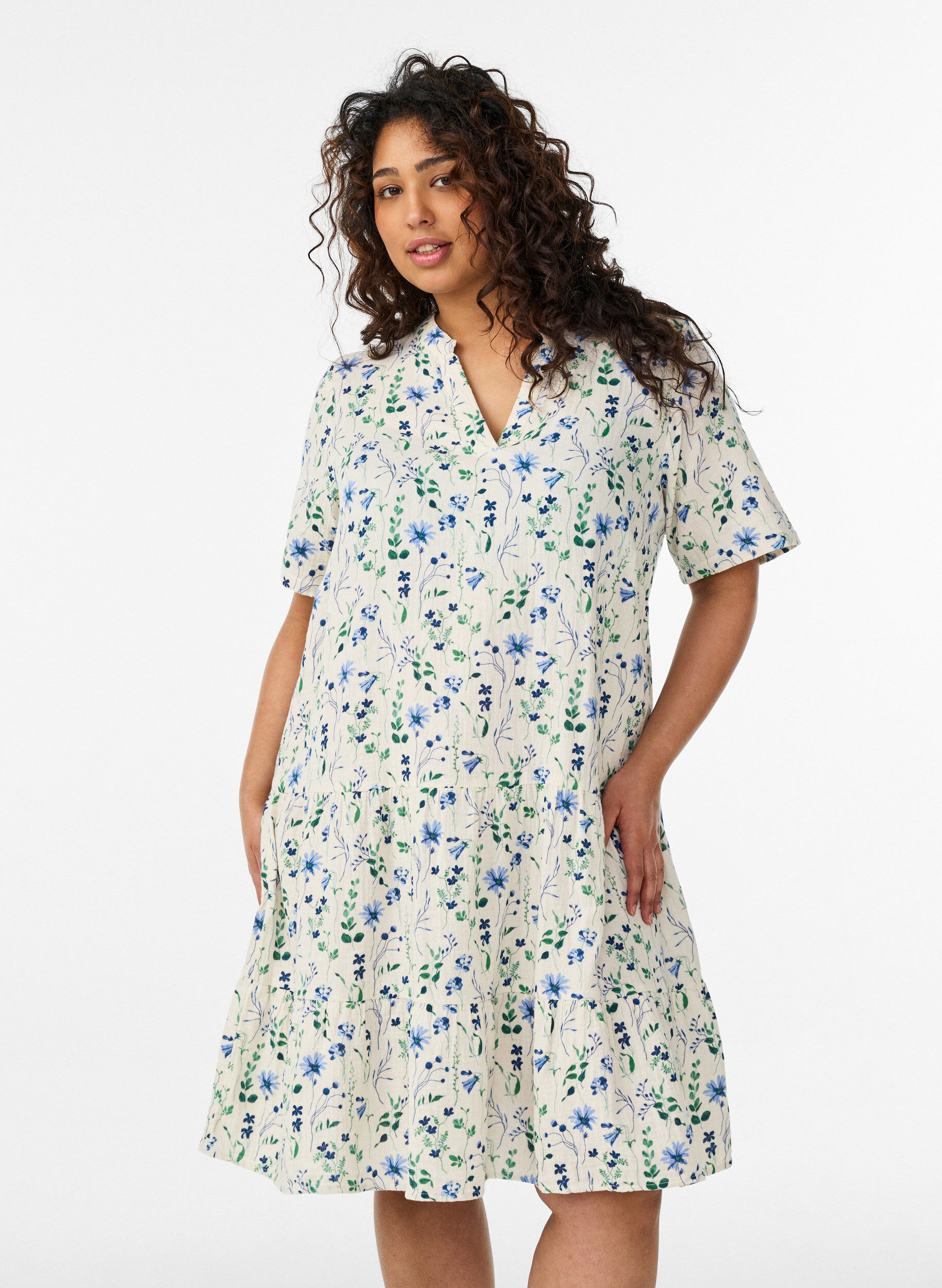 Robe courte &eacute;vas&eacute;e en mousseline de coton, Beige, Model