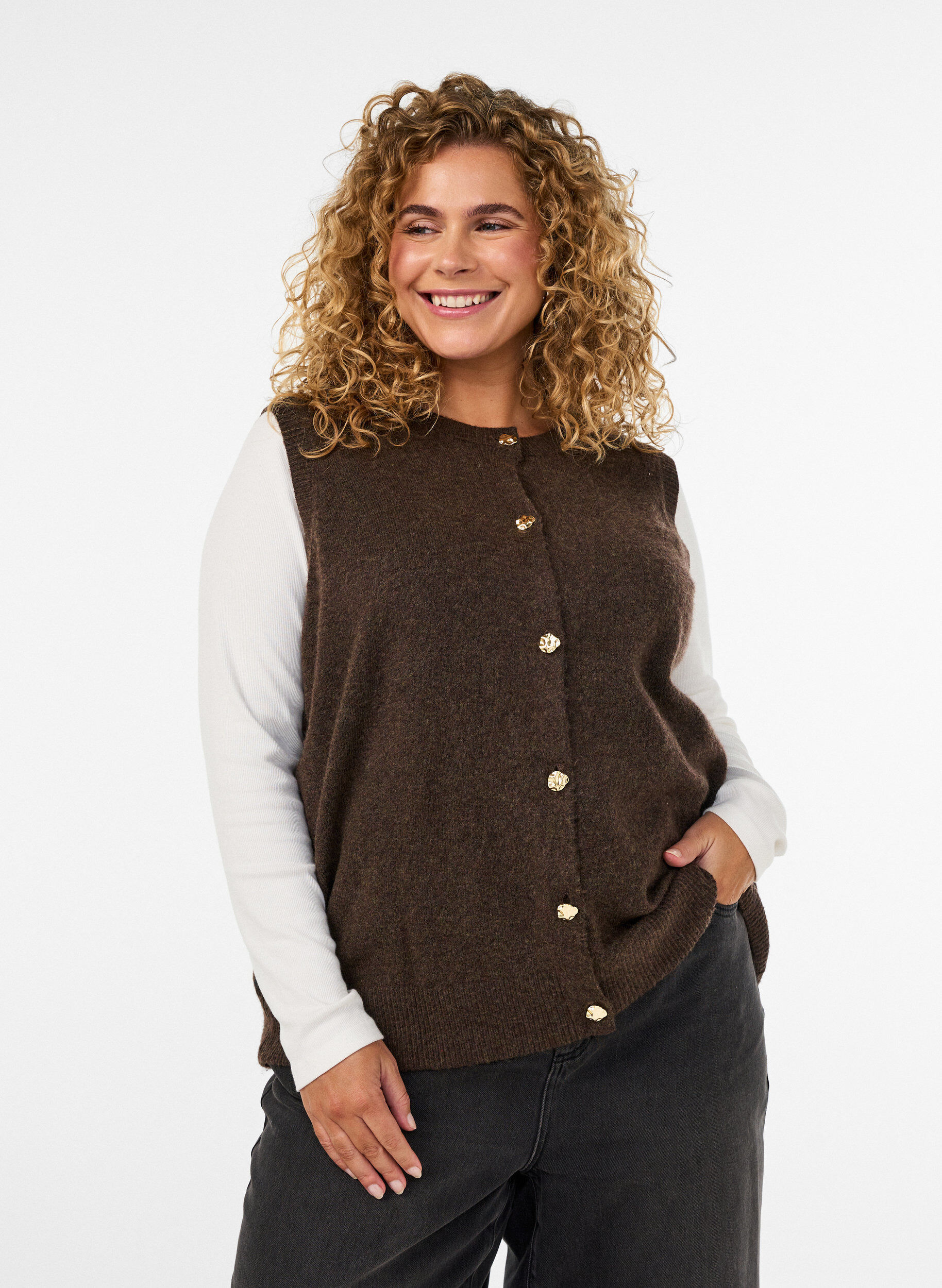 Gilet en maille &agrave; boutons d&eacute;coratifs, Marron, Model