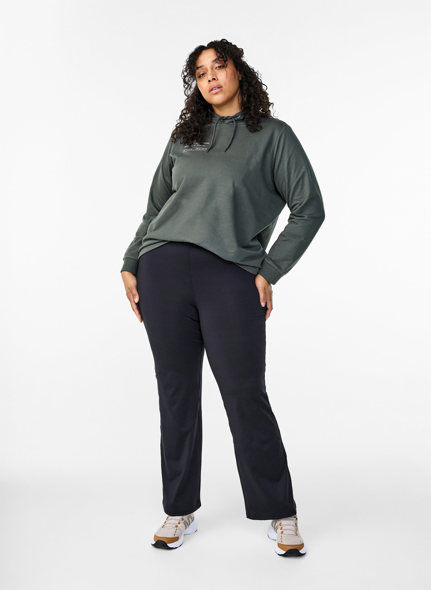 Zizzi Sweat &agrave; capuche avec texte imprim&eacute;, Urban Chic, Model image number 2