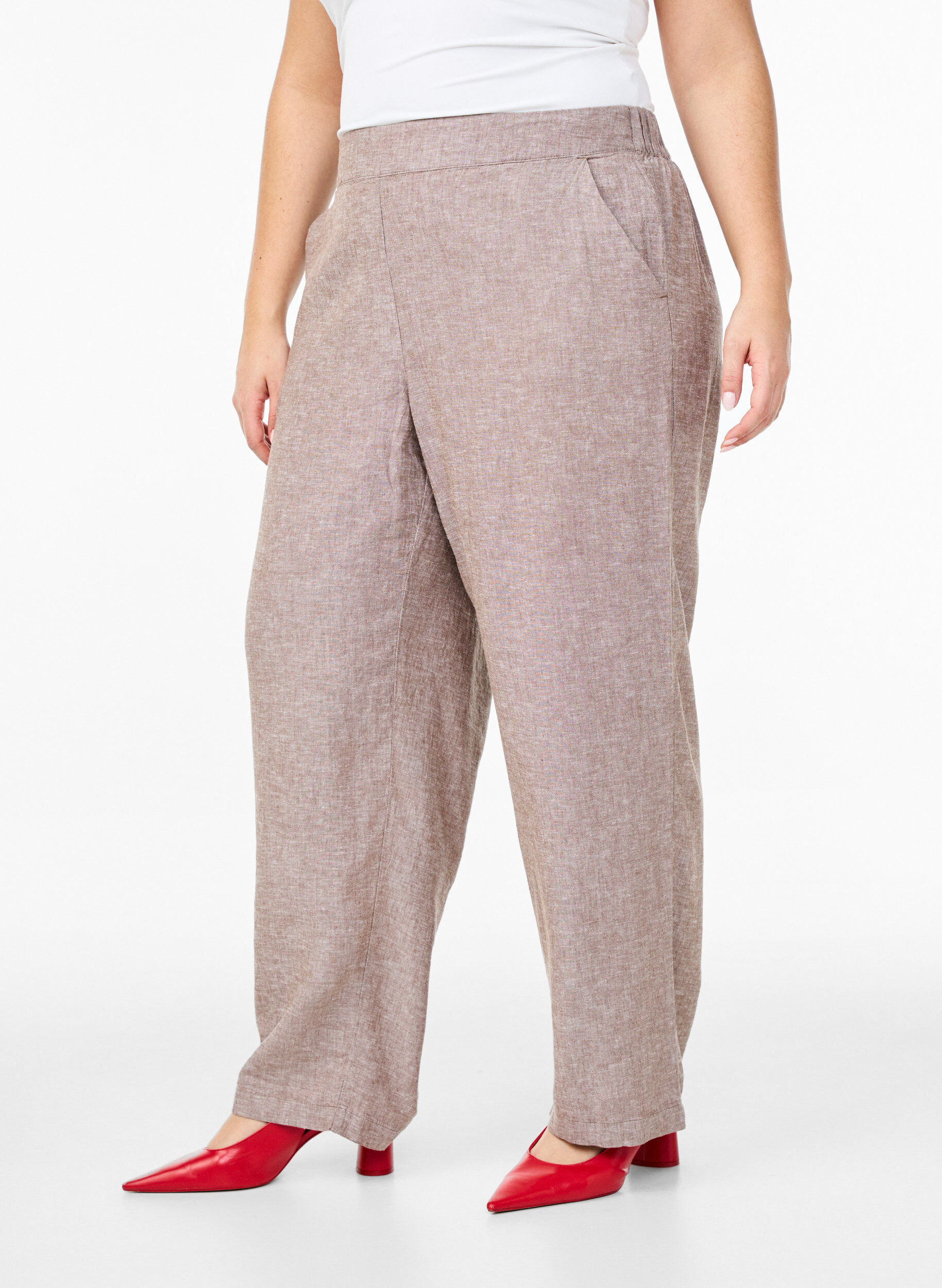 Zizzi Pantalon ample en lin et viscose, Marron, Model image number 2