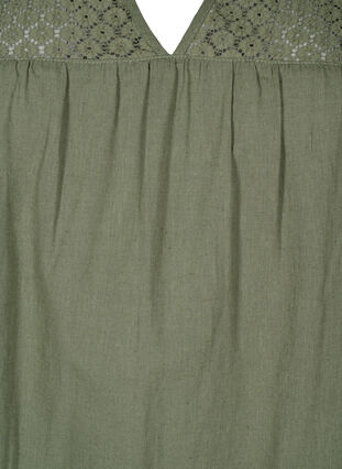 Robe en mélange de coton et de lin agrémentée de détails en crochet, Deep Lichen Green, Packshot image number 2