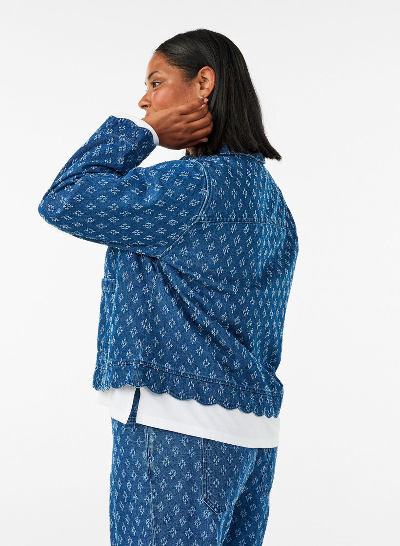 Veste en jean avec un effet us&eacute;, Bleu, Model image number 2
