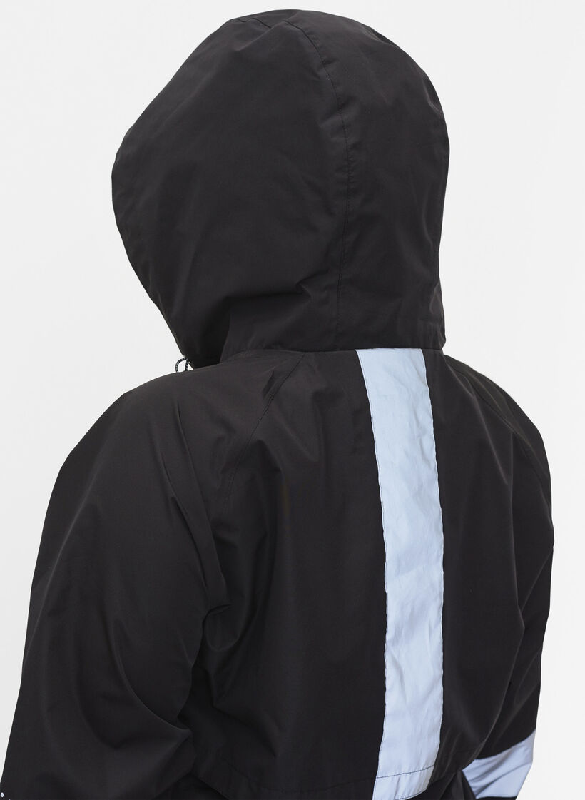 Veste de pluie avec d&eacute;tails r&eacute;fl&eacute;chissants, Noir, Model image number 3