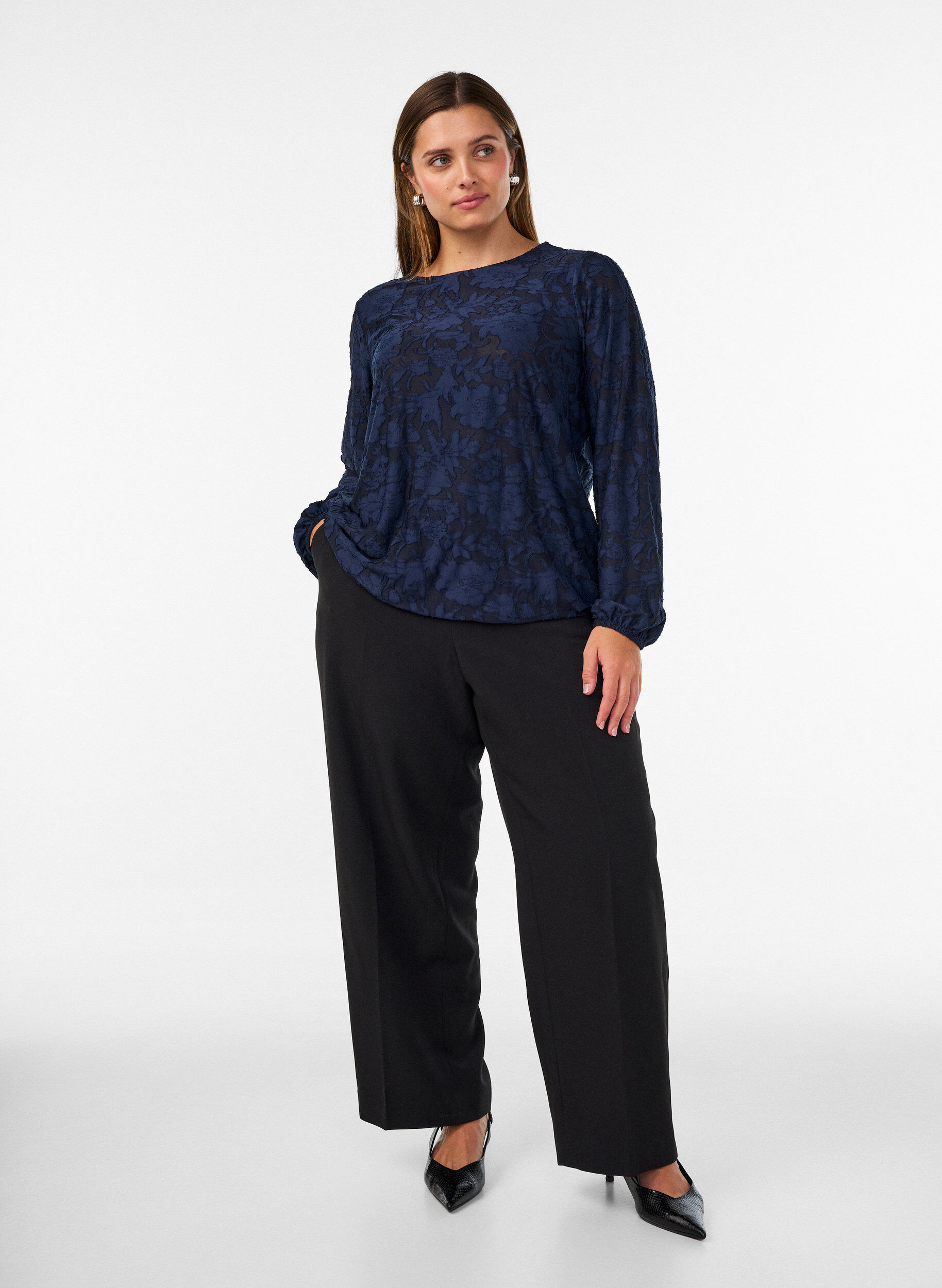 ZizziBlouse transparente avec texture florale et manches longues, Bleu, Model image number 1