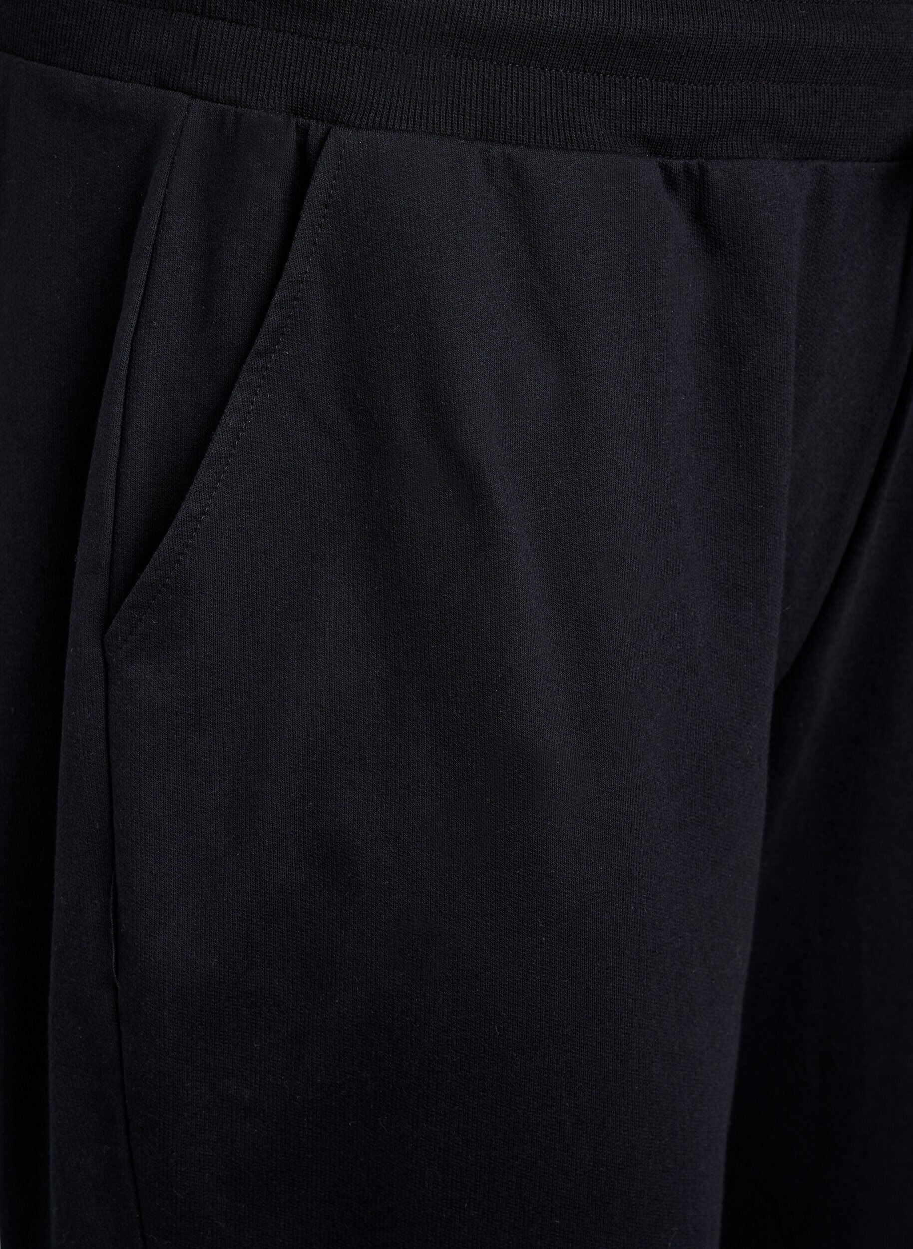 Zizzi Pantalon de surv&ecirc;tement ample avec poches, Noir, Packshot image number 2