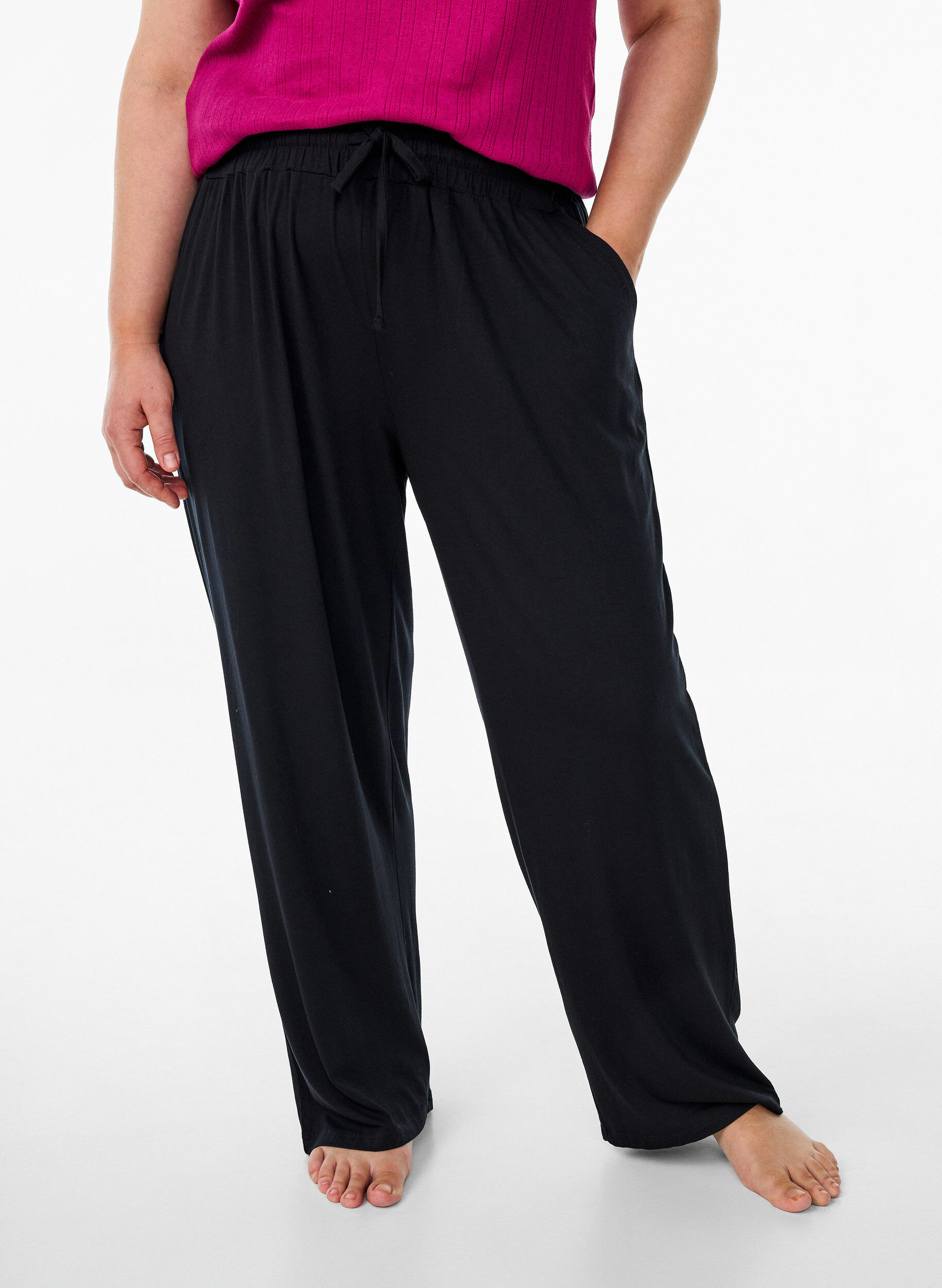 ZizziPantalon de nuit ample en jersey de viscose avec poches, Noir, Model image number 2