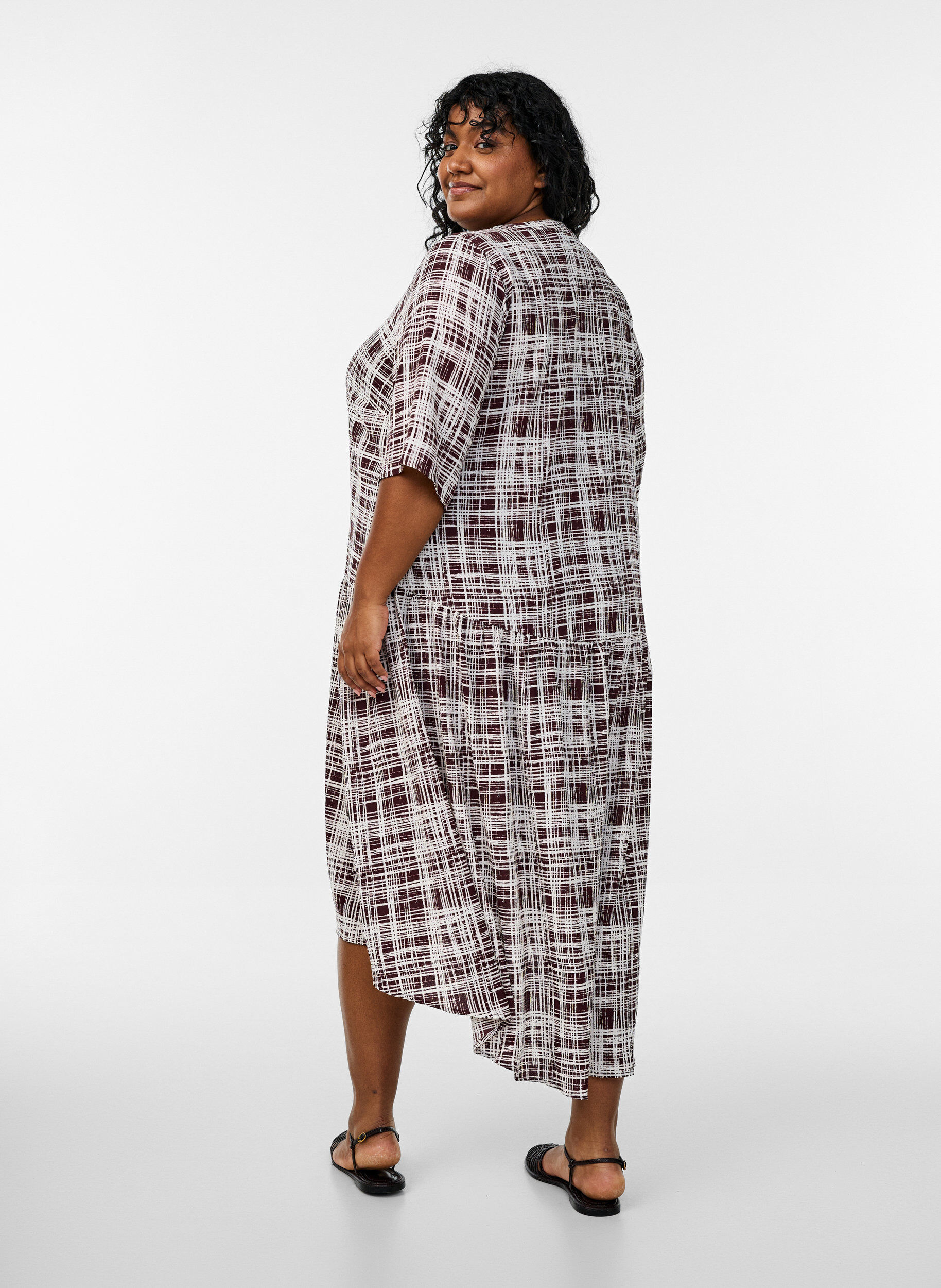 Zizzi Robe midi de forme A avec manches courtes, Bordeaux fonc&eacute;, Model image number 1