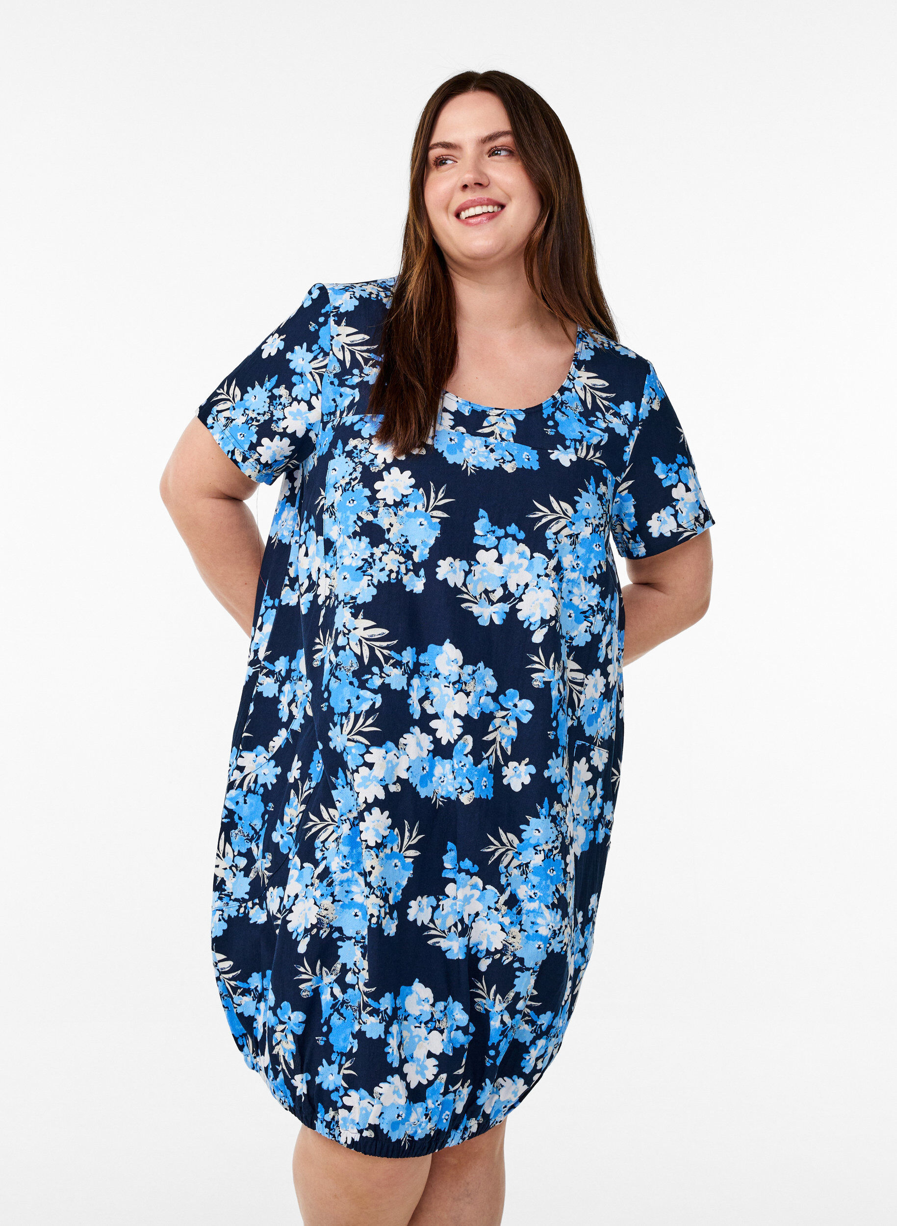 Zizzi Robe en coton &agrave; manches courtes avec imprim&eacute;, Bleu, Model image number 0