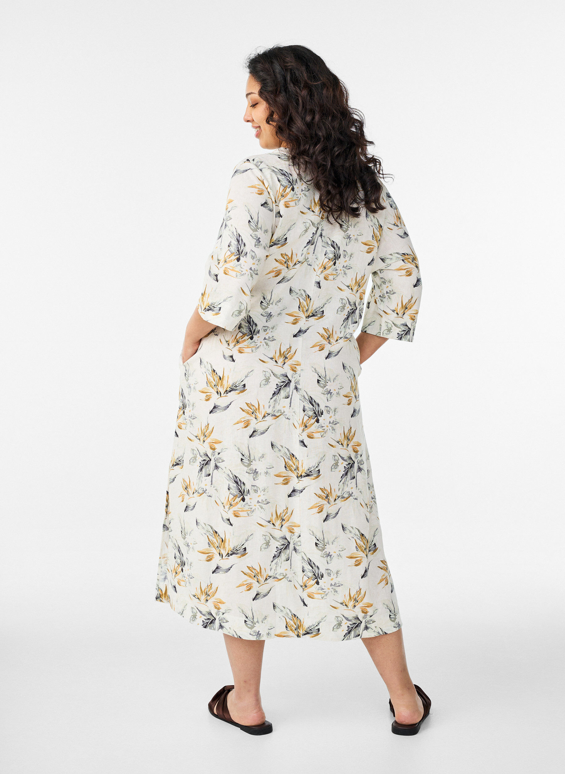 Zizzi Robe midi en lin et viscose avec manches mi-longues, Blanc, Model image number 1