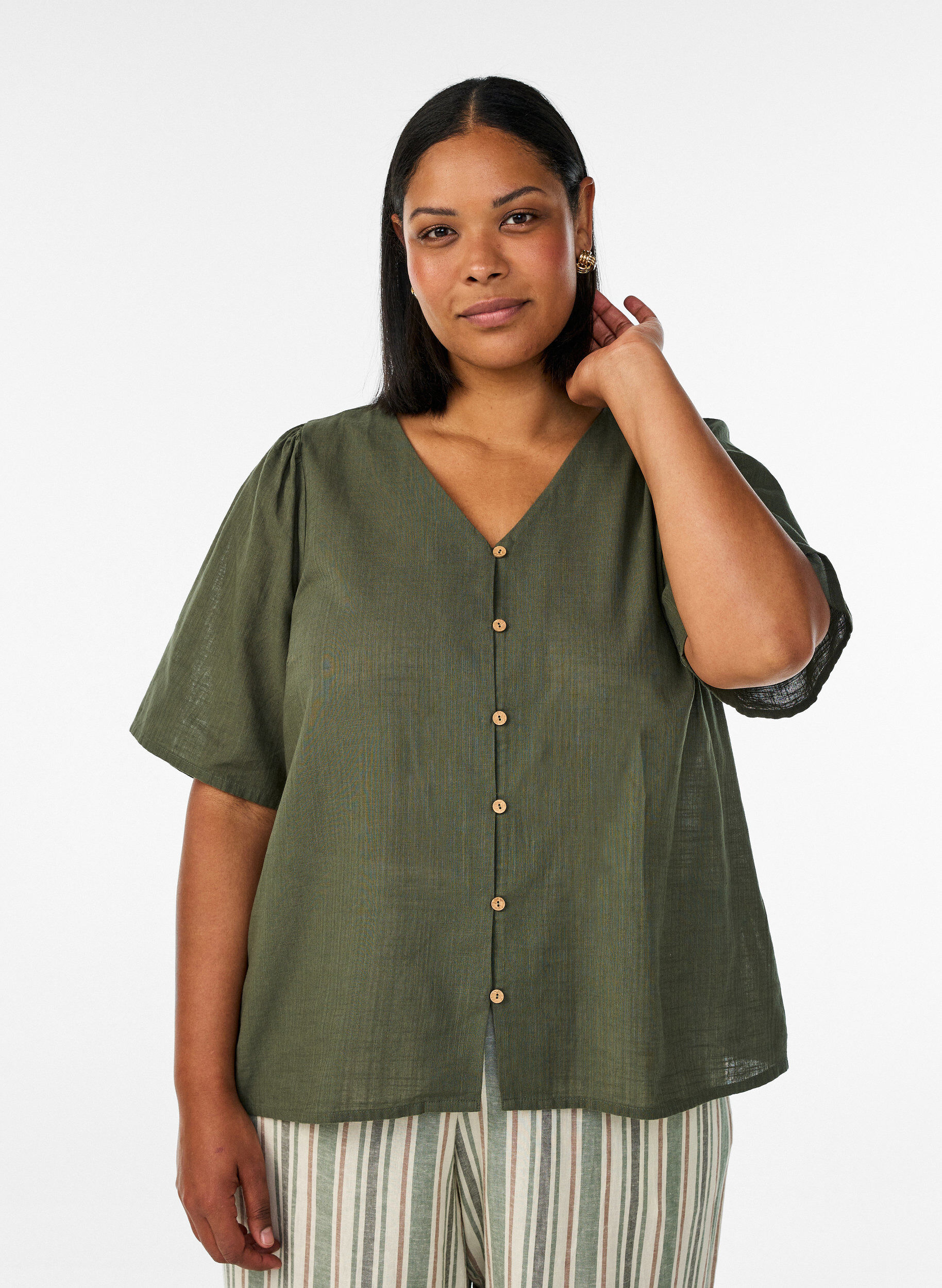 ZizziChemise en coton &agrave; manches courtes avec col V, Vert, Model image number 0