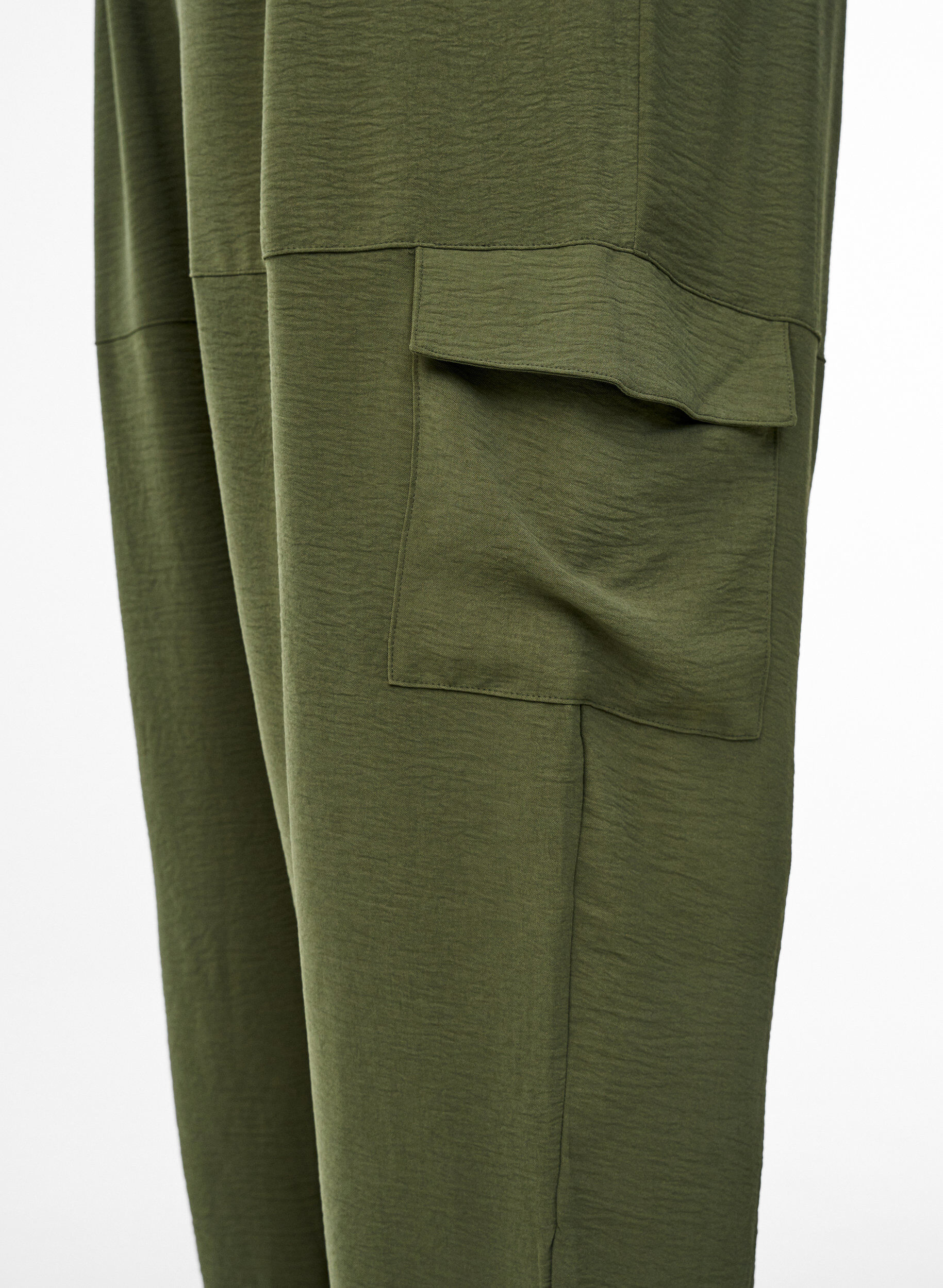 Zizzi Pantalon harem avec poches cargo et taille &eacute;lastiqu&eacute;e, Vert, Model image number 2