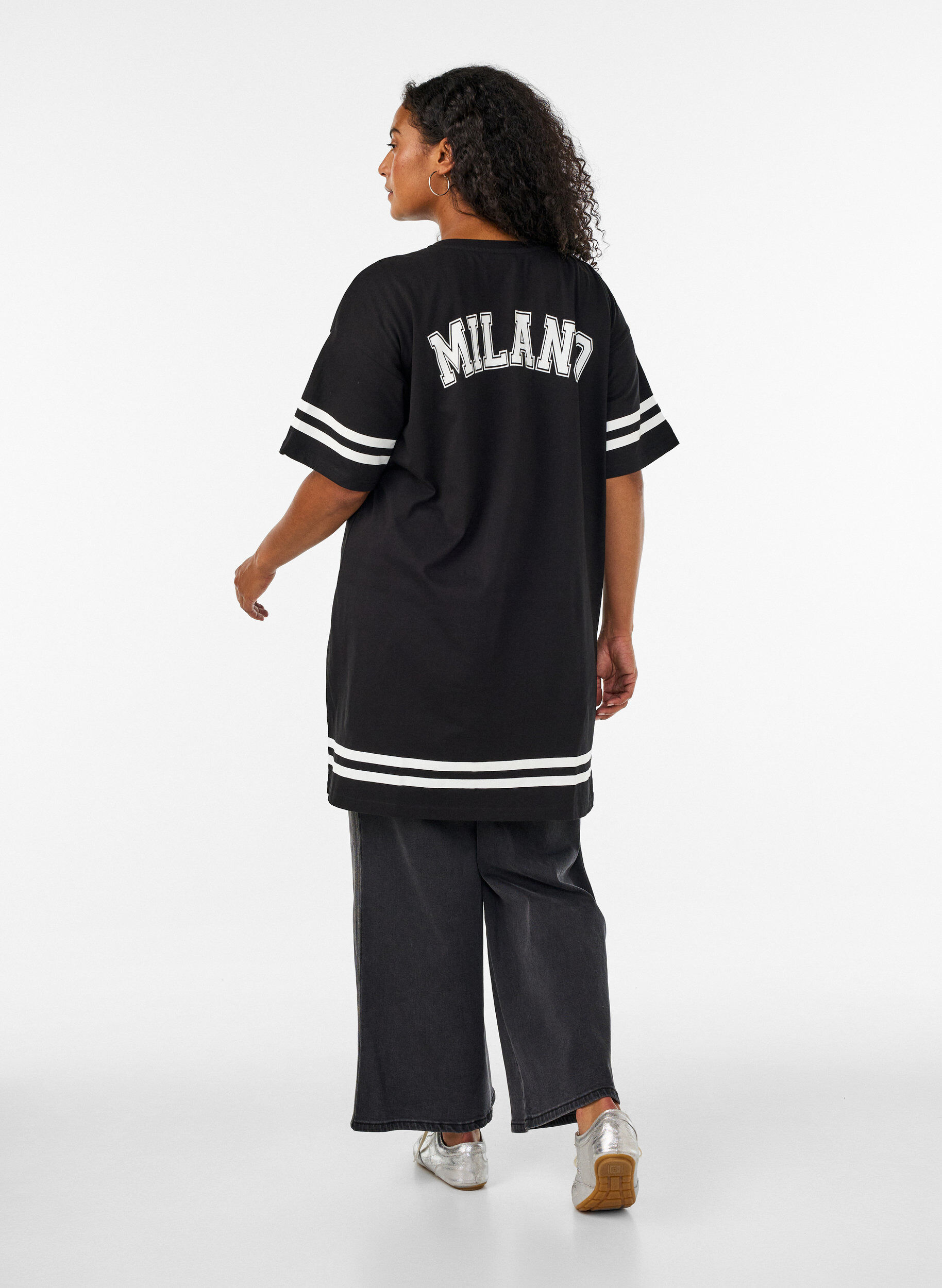 ZizziRobe T-shirt courte avec d&eacute;tails sportifs, Noir, Model image number 2