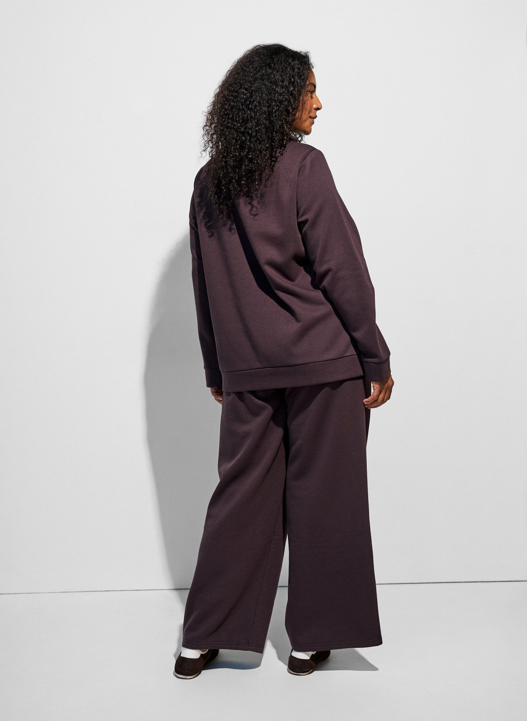 ZizziPantalon de jogging taille haute avec coupe ample, Marron, Model image number 1