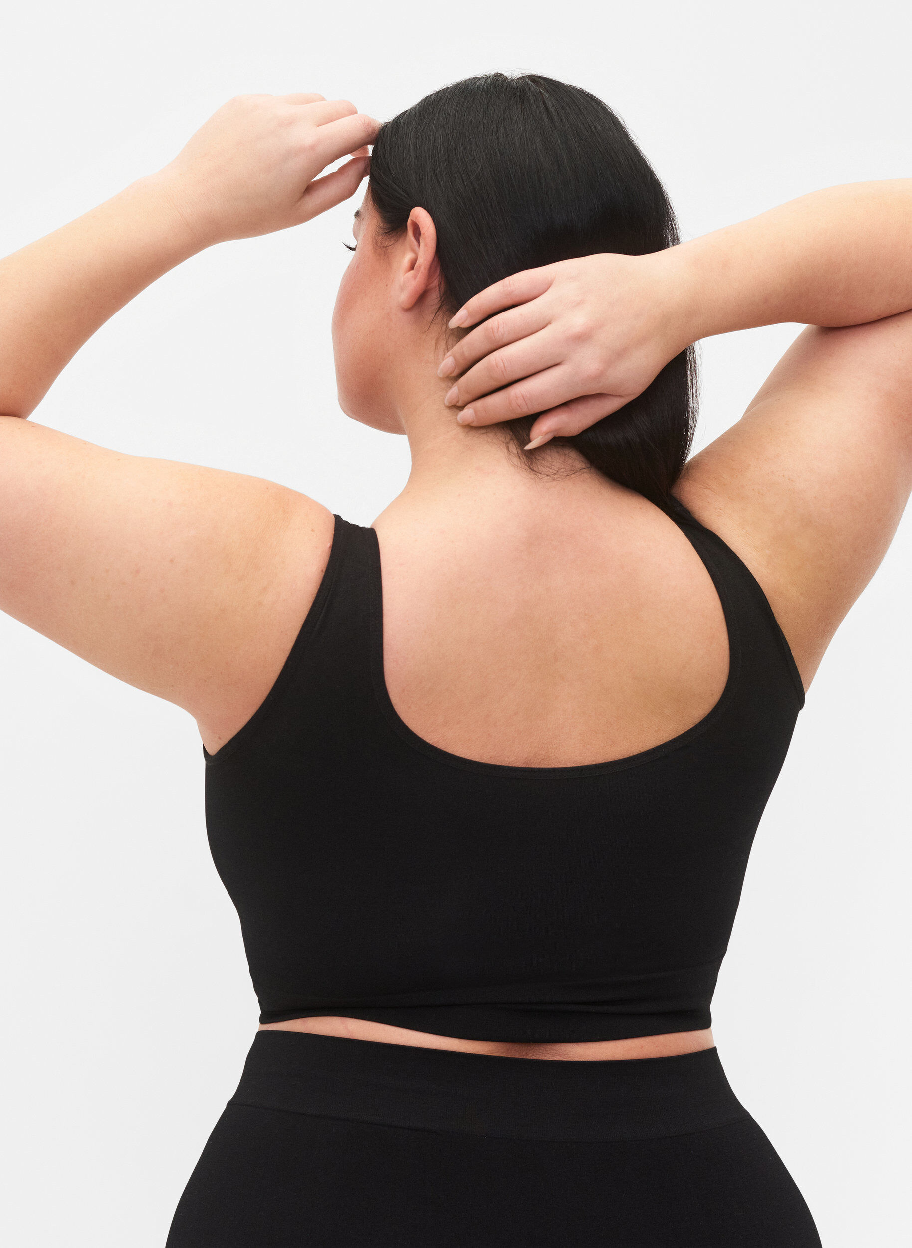 Zizzi Soutien-gorge sans coutures avec encolure ronde, Black, Model image number 1