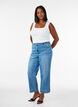 Jean cropped Kiana &agrave; coupe droite avec d&eacute;tails boutonn&eacute;s, Bleu Clair, Model image number 0
