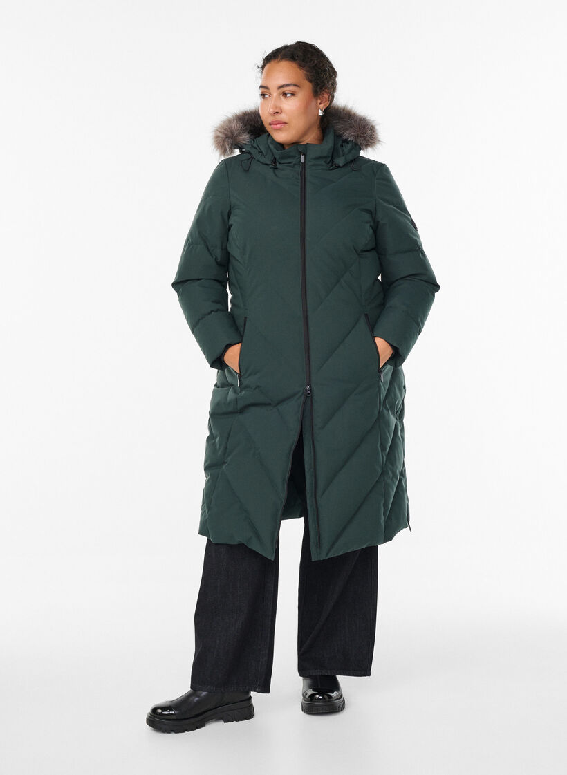 Long manteau d'hiver &agrave; fermeture &agrave; attaches et col en fausse fourrure, Vert fonc&eacute;, Model image number 1