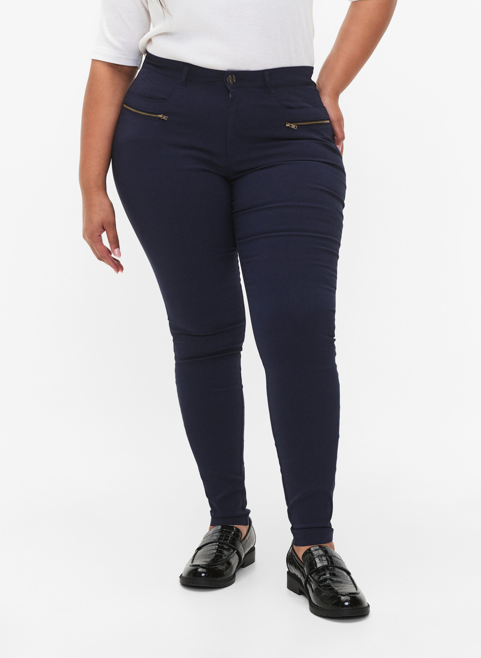 Zizzi Pantalon moulant avec d&eacute;tails de fermetures &eacute;clairs , Bleu, Model image number 2