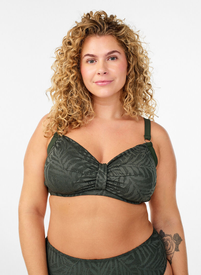 Haut de bikini avec maille textur&eacute;e et coussinets amovibles, Vert, Model image number 0
