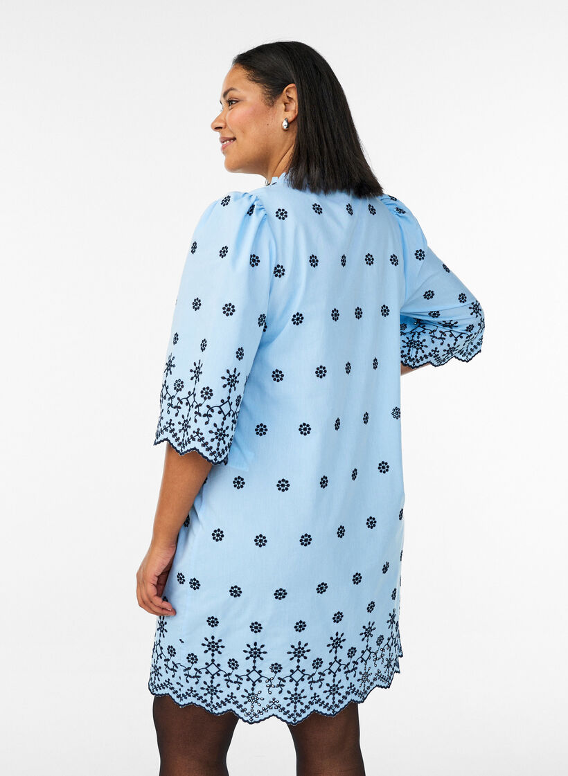 Robe courte brod&eacute;e &agrave; manches 3/4, Bleu, Model image number 2