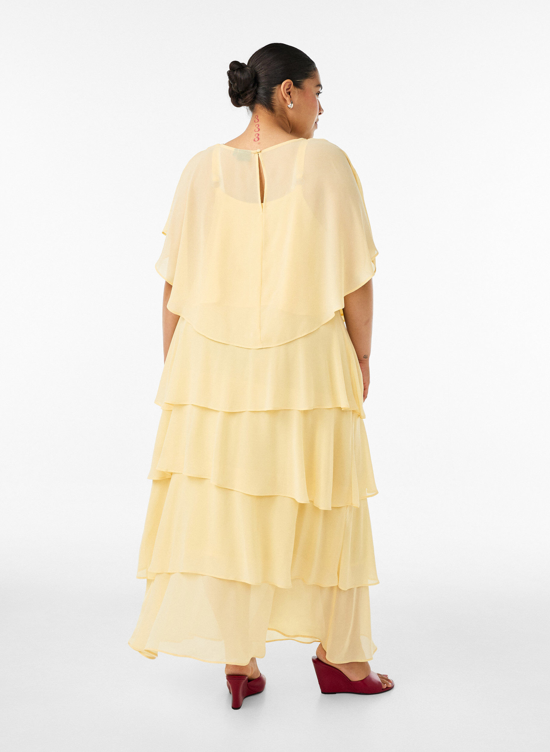 ZizziRobe maxi avec plusieurs couches de volants et cape amovible, Jaune clair, Model image number 1