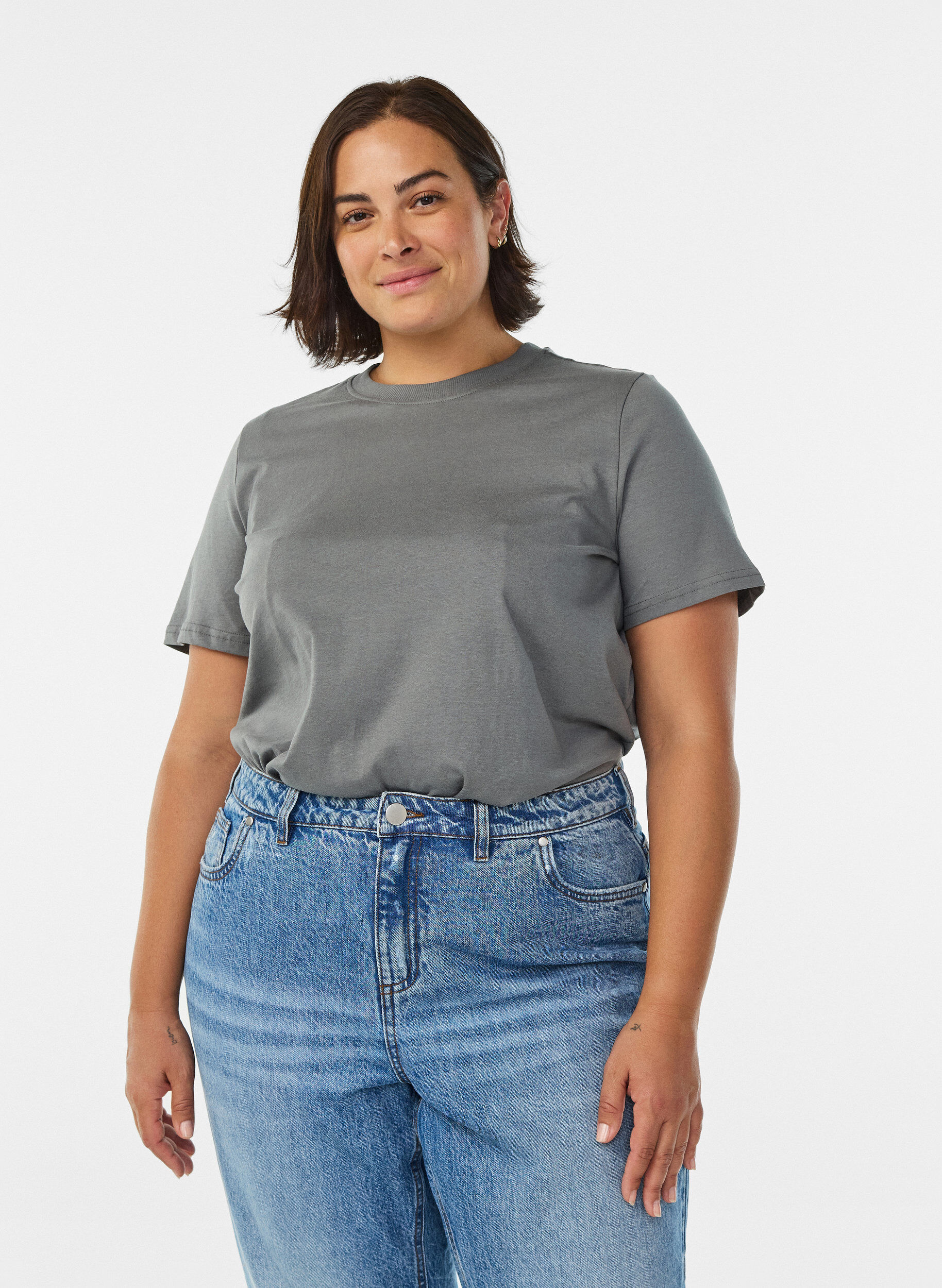 T-shirt basique en coton &agrave; col rond, Gris, Model