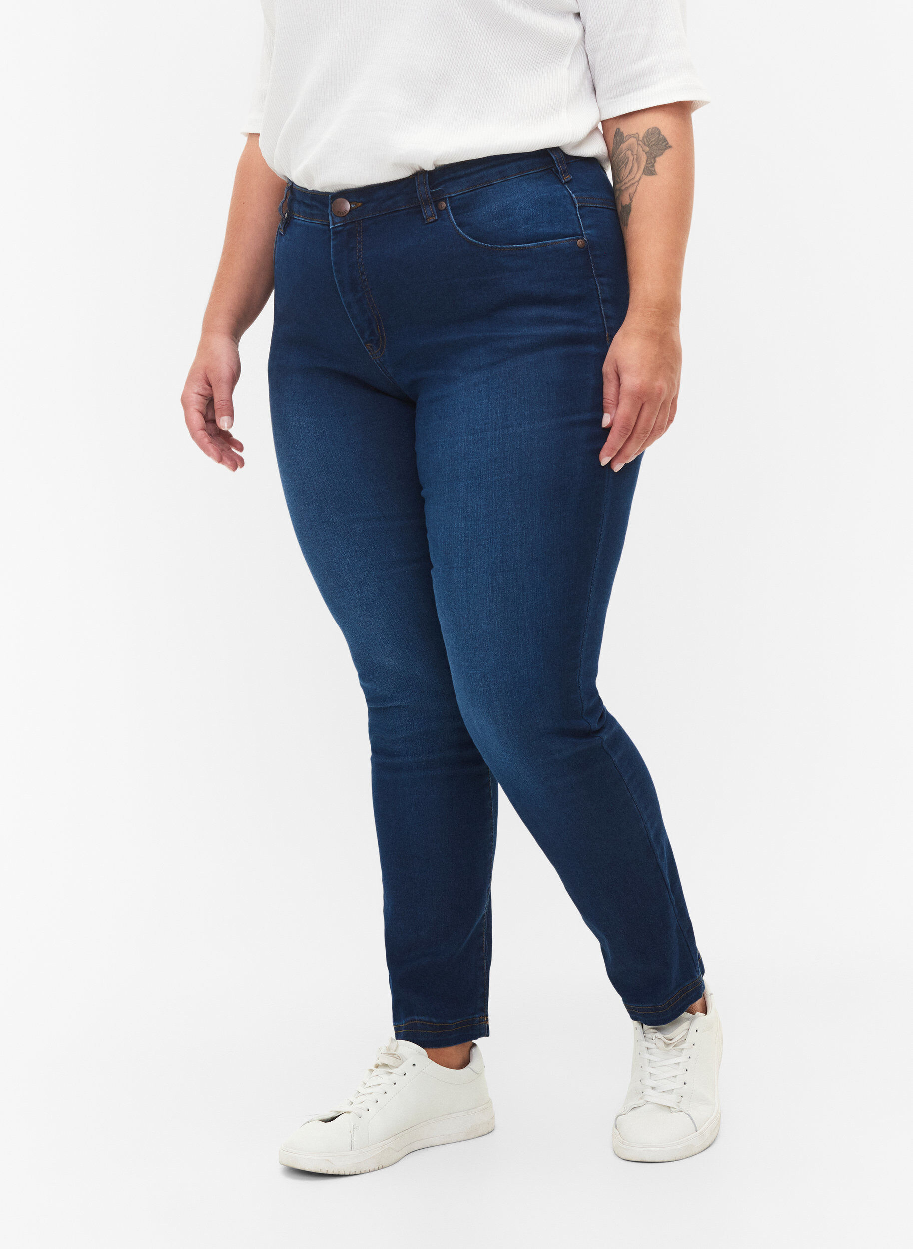 Zizzi Emily jeans slim fit taille normale, Bleu, Model image number 3