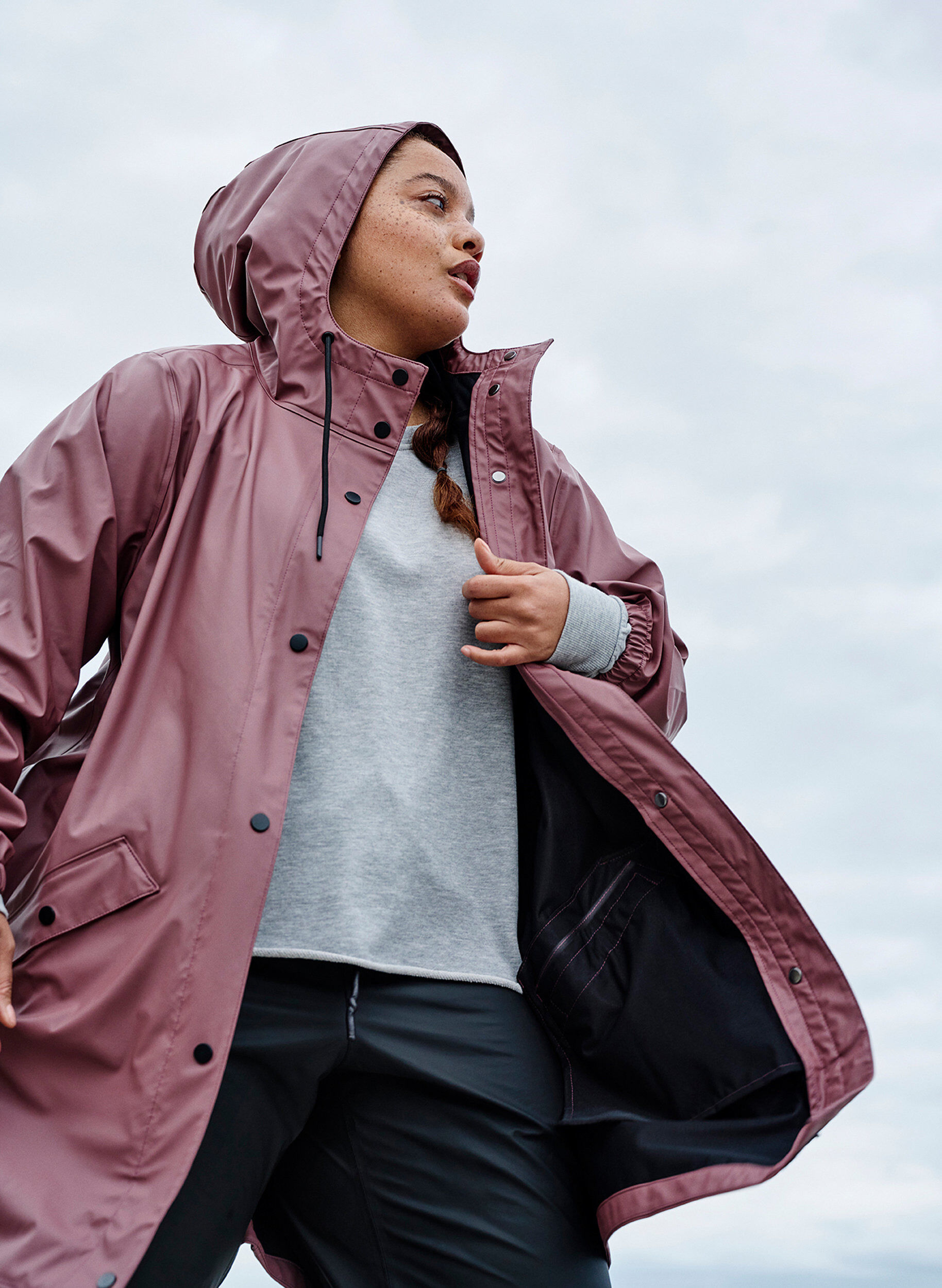 Zizzi Veste de pluie avec capuche et fermeture boutonn&eacute;e, Rose Taupe, Image image number 0